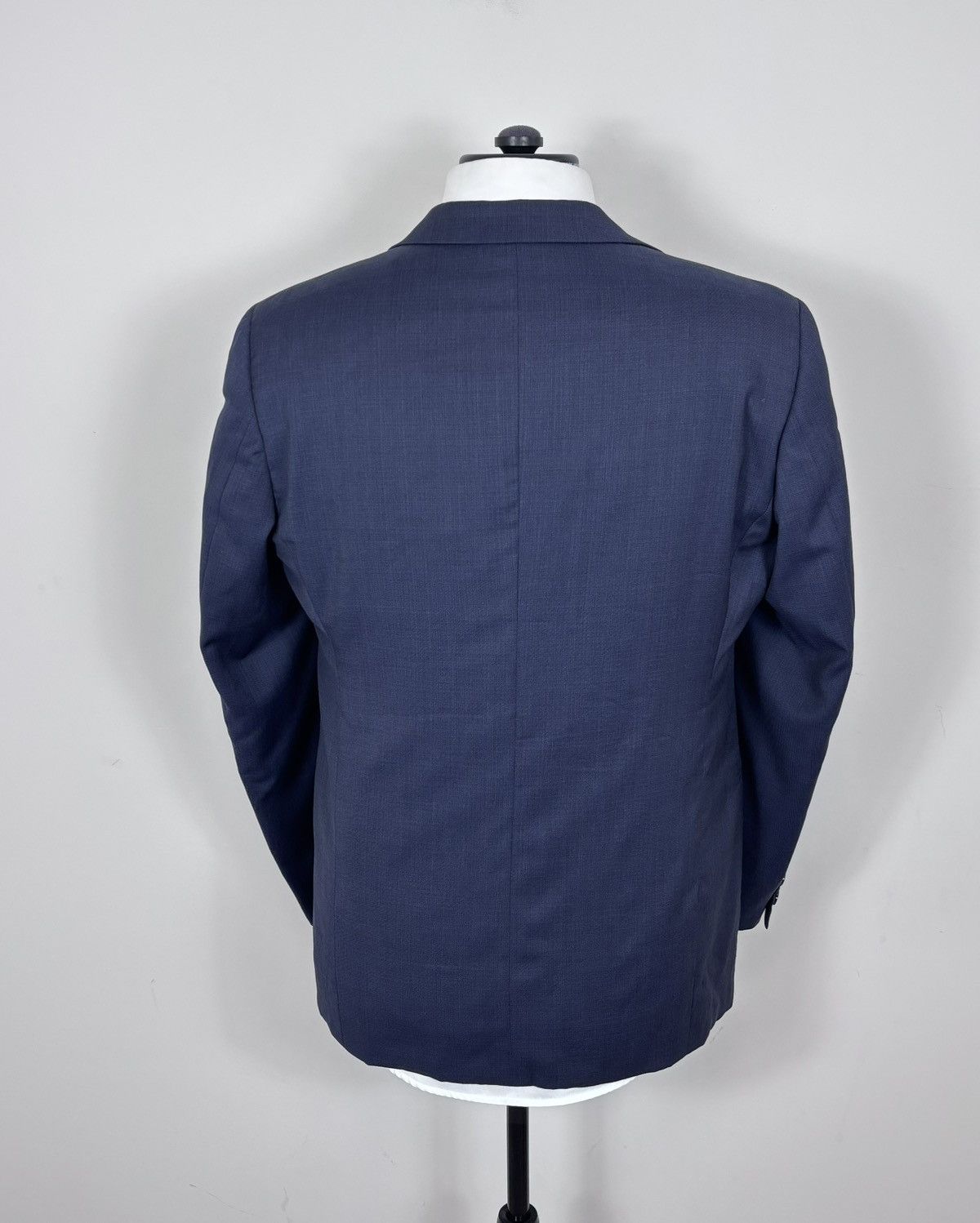 Armani Collezioni Armani Collezioni Men’s 2-Piece Navy Blue Wool Suit Size 40R - 10 Thumbnail