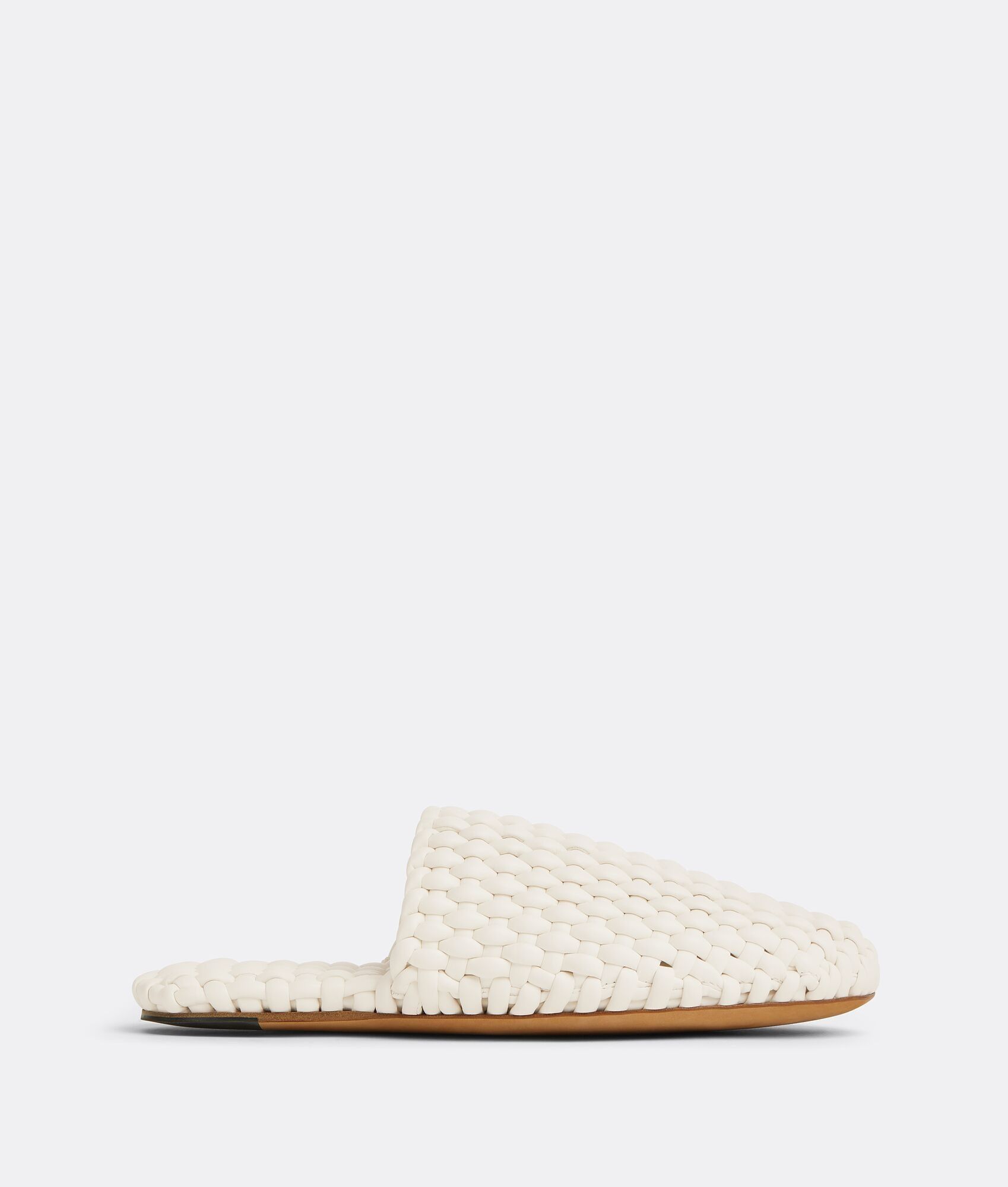 o1bcso1str0925 Squid Slippers in White