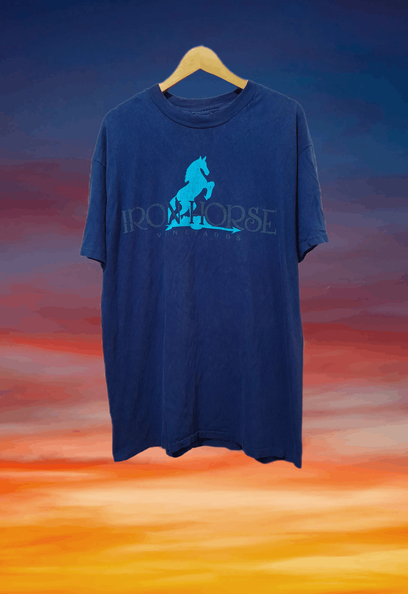 Hanes × Vintage Vintage 90s IRON HORSE Vineyards distressed t-shirt Size US XL / EU 56 / 4 - 1 Thumbnail