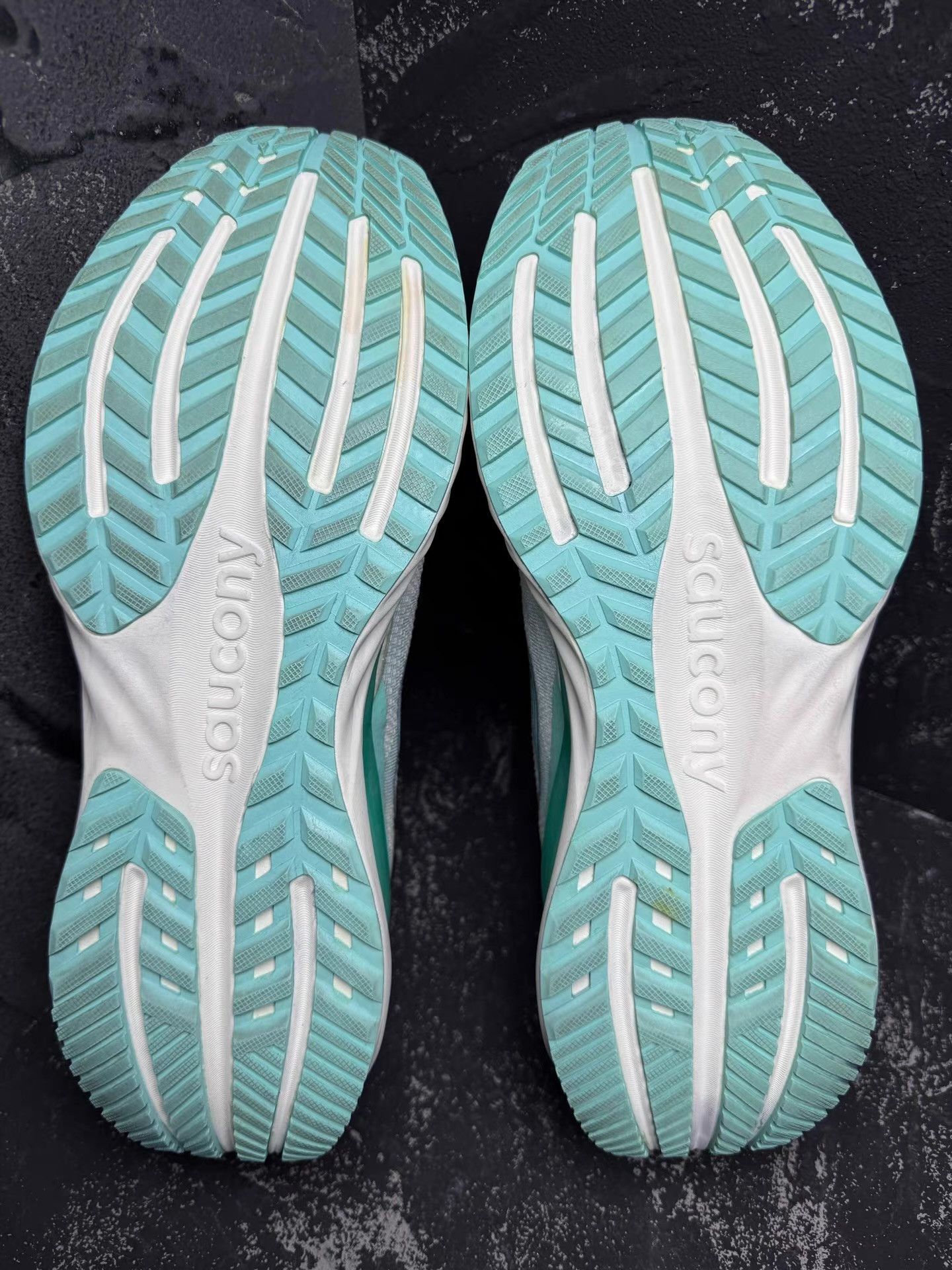 Saucony Saucony White & Blue High-Performance Running Shoes Q10 Size US 10.5 / EU 43-44 - 3 Thumbnail