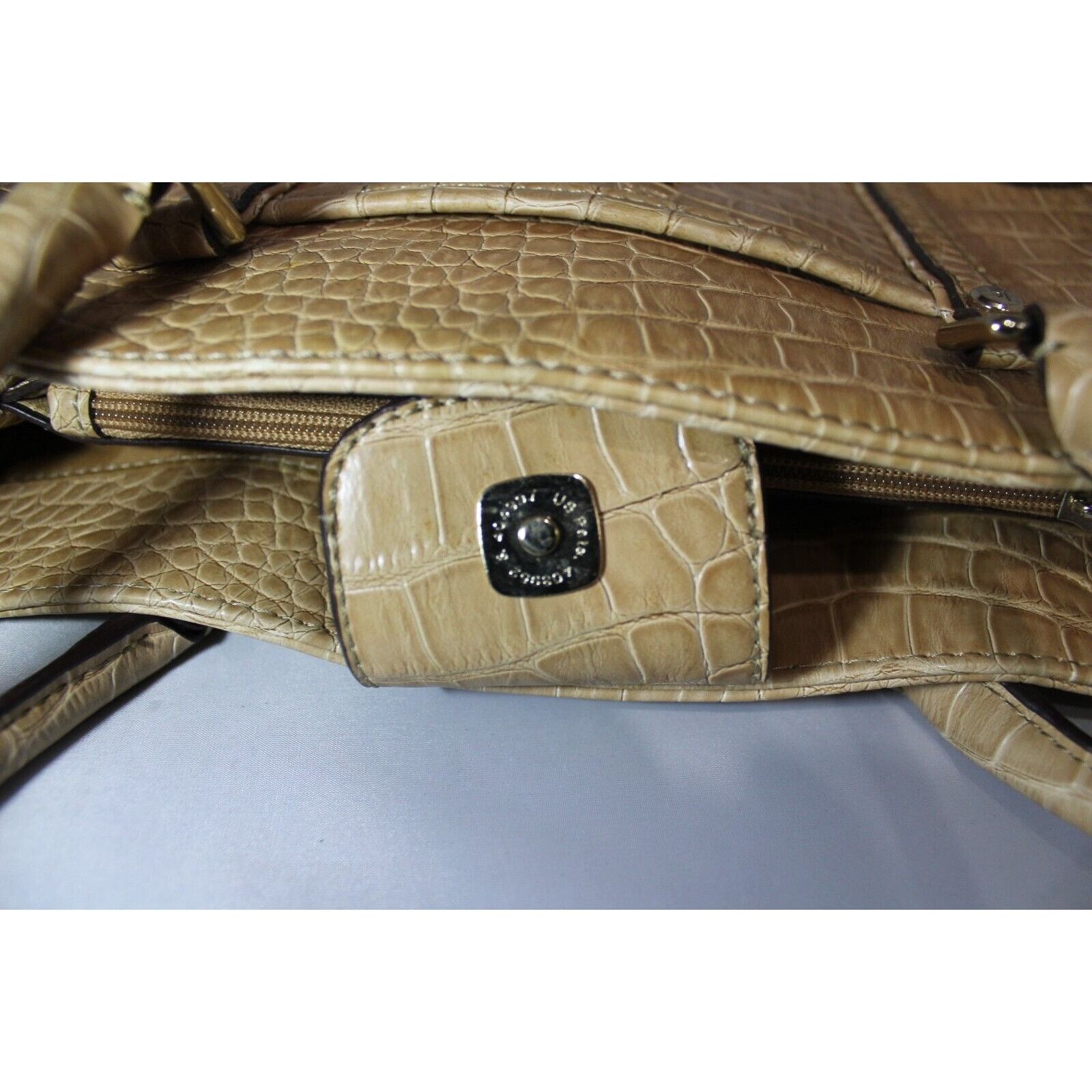 Liz Claiborne Liz Claiborne Faux Snake Skin Handbag Purse Tan Silver Size ONE SIZE - 11 Thumbnail