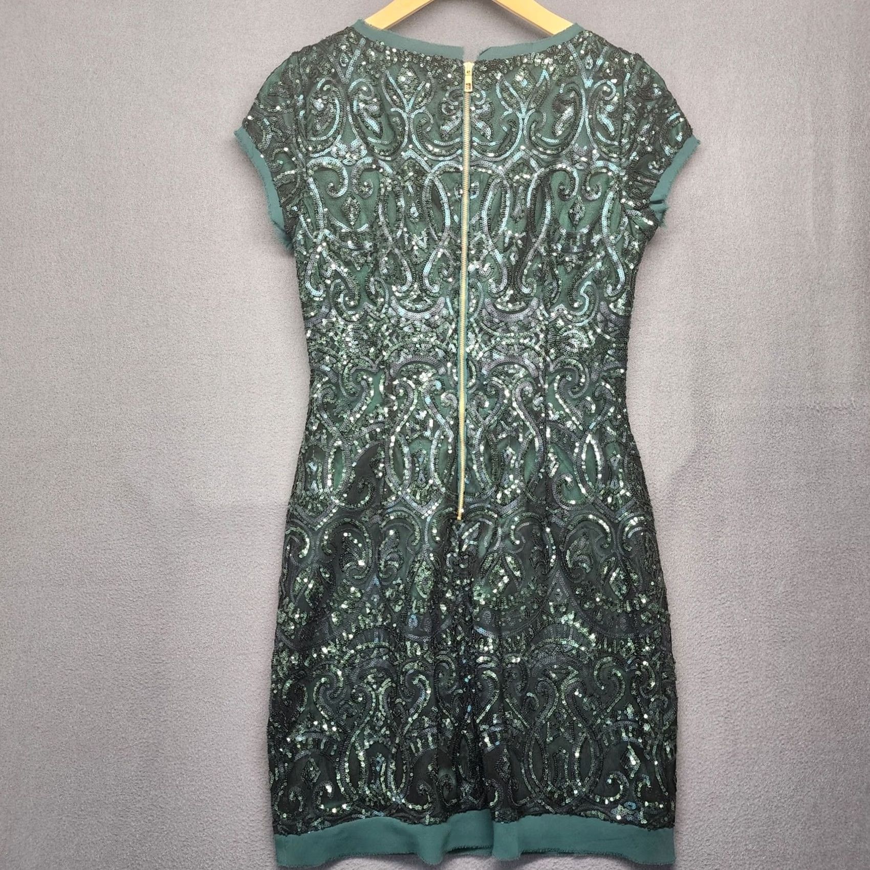 Vince Camuto Vince Camuto Womens Sequin Dress Green Size 4 Sheath Short Sleeve Knee Length Zip Holiday Evening Womens Size S / US 4 / IT 40 - 2 Thumbnail