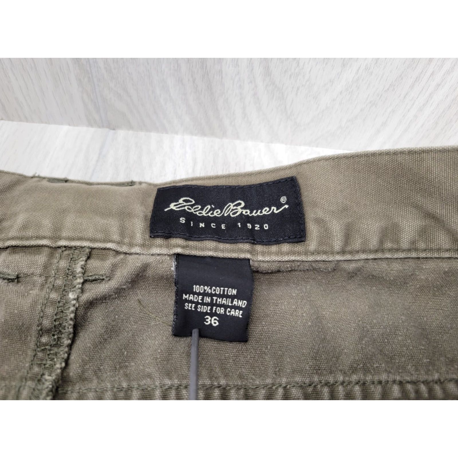 Eddie Bauer Eddie Bauer Mens Cargo Shorts 36 Hunter Green Outdoor Camping Hiking Casual Cargo Pocket Canvas Siz 36 Regular Mens Size US 36 / EU 52 - 2 Thumbnail