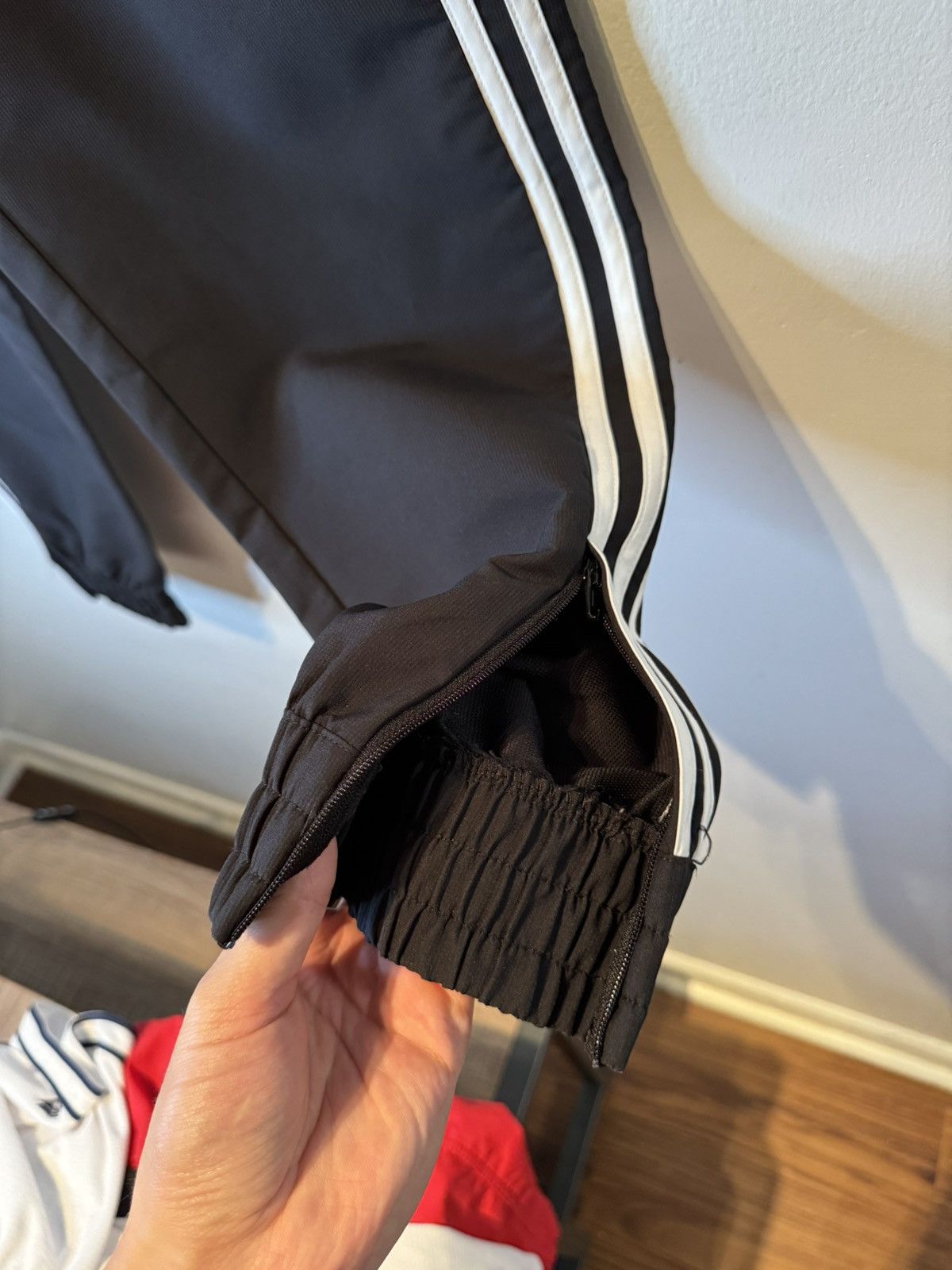 Adidas Adidas Track Pants Men's Size Medium 3 Stripe Logo Size US 40 / EU 56 - 4 Thumbnail