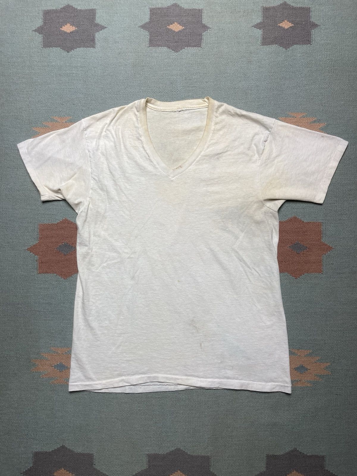 Vintage Vtg blank white tshirt v neck grunge single stitch cotton XL Size US XL / EU 56 / 4 - 1 Thumbnail