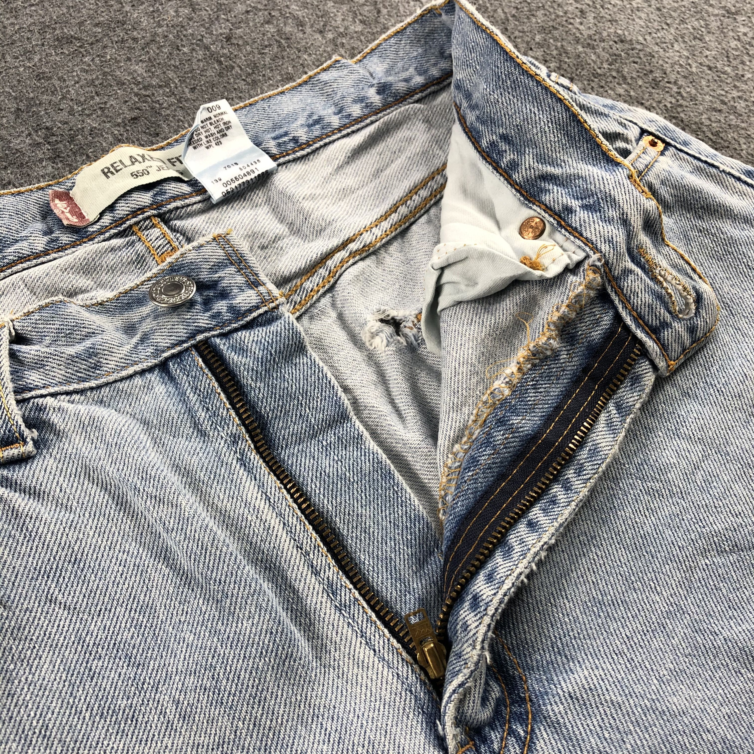 Levi's Vintage Light Wash Levis 550 Jeans-J2062 Size US 31 - 10 Thumbnail
