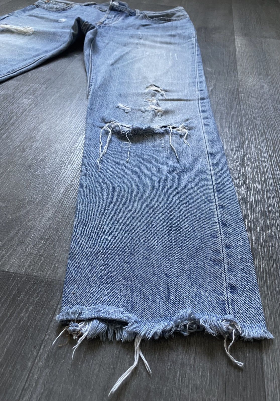 Levi's Vintage Clothing Levi’s Customized Tapered 501 CT Torn Distressed Jeans Denim Size 26" / US 2 / IT 38 - 5 Thumbnail