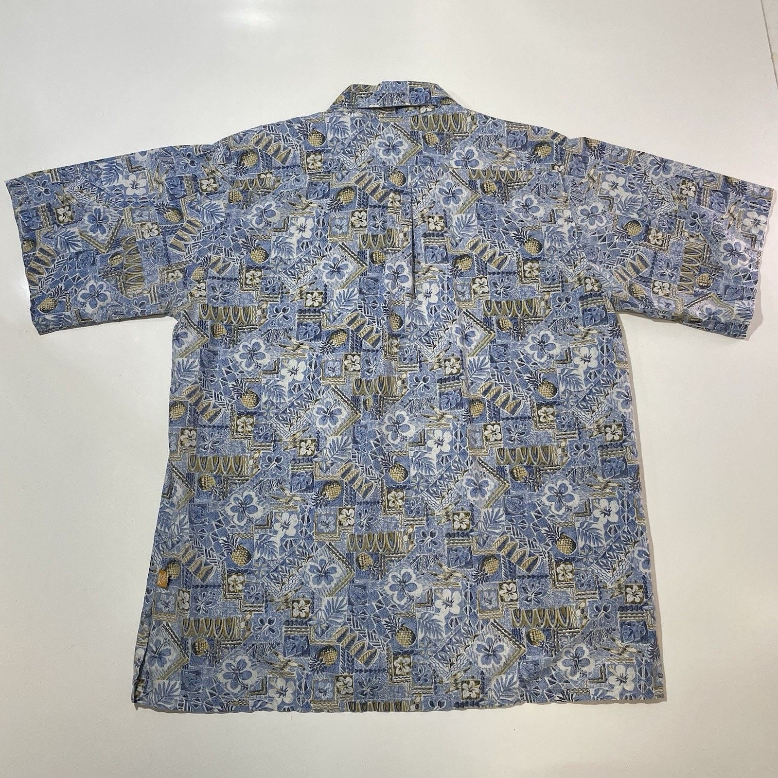 ALOHAS Go Barefoot Hawaiian Shirt Men’s Large Blue Pineapple Size US L / EU 52-54 / 3 - 7 Thumbnail