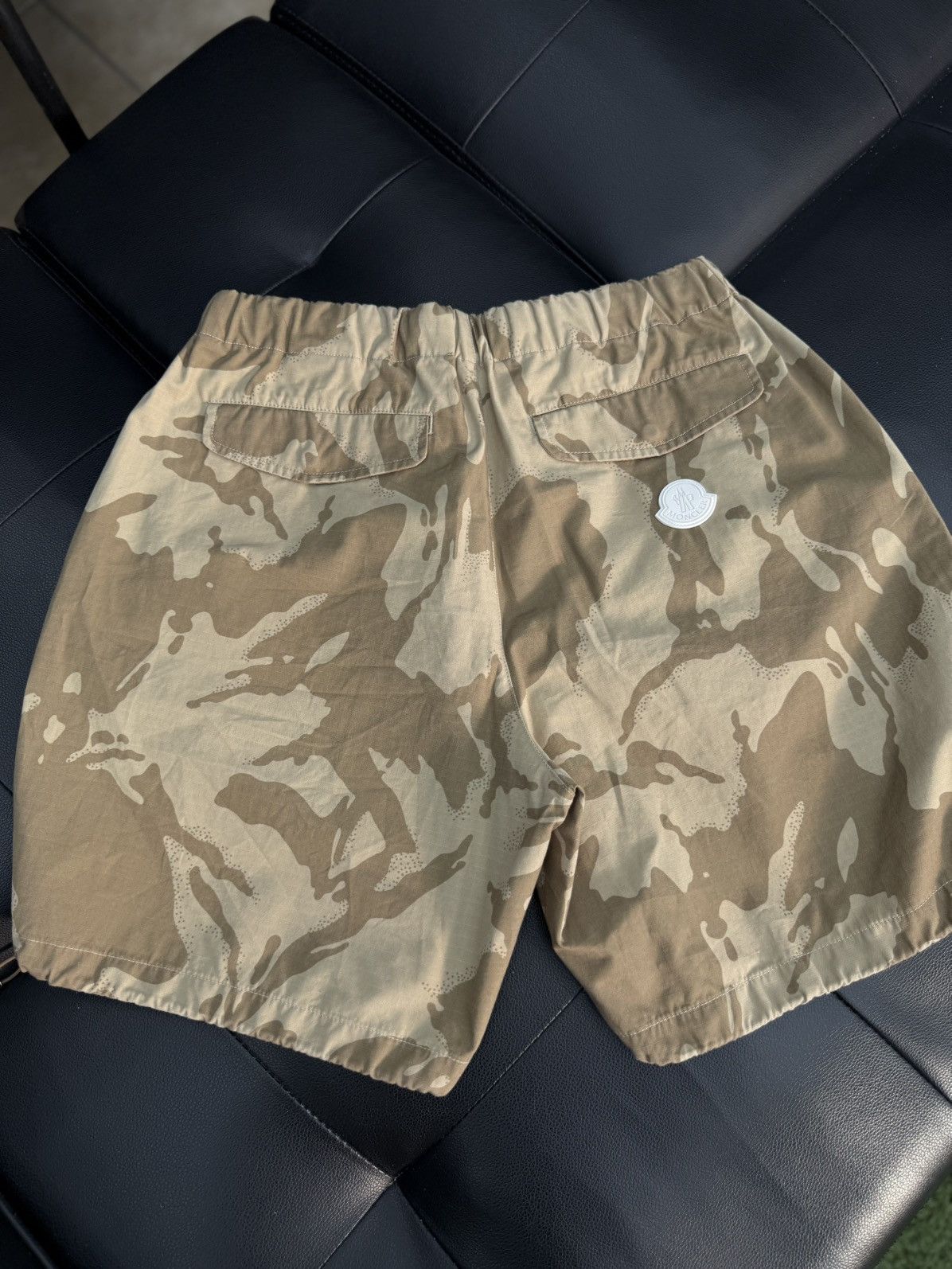 Moncler Moncler Tan Camo Shorts Size (48) 100% Authentic $500 Size US 44 / EU 60 - 6 Thumbnail