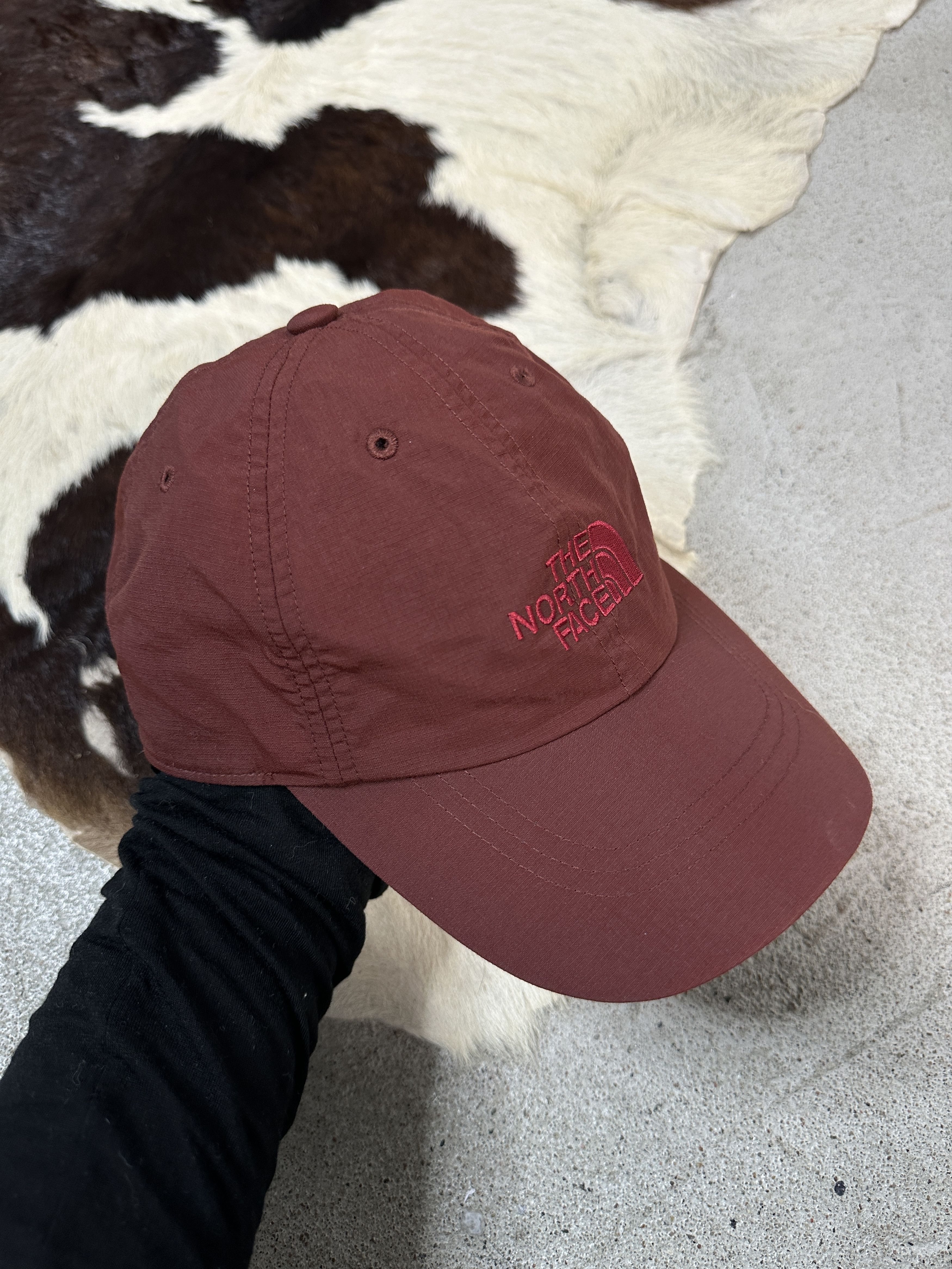 The North Face × Vintage Vintage Streetwear Y2K Sportswear The North Face Hat Size ONE SIZE - 1 Thumbnail