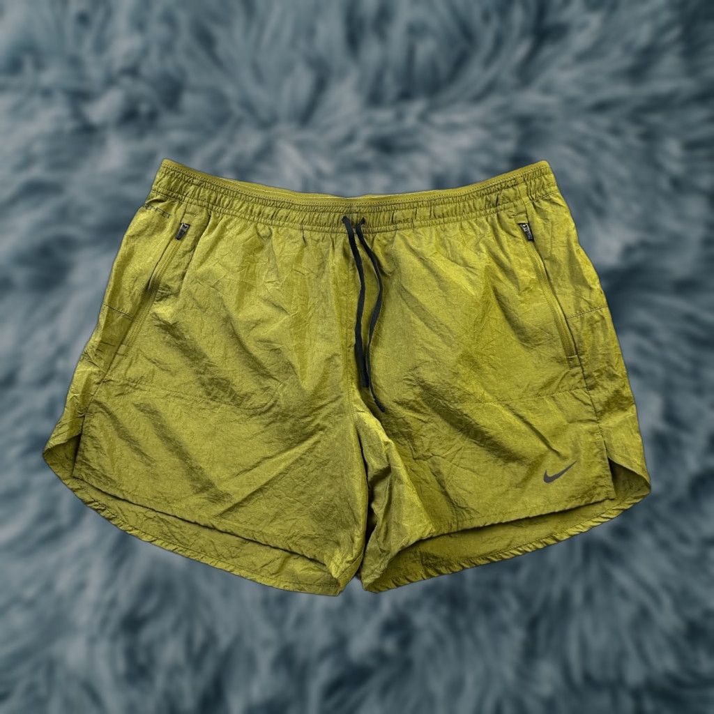 Nike Nike Shorts Mens XL Green 5" Running Division Flex Brief Lined Hybrid Athletic Size US 36 / EU 52 - 1 Thumbnail