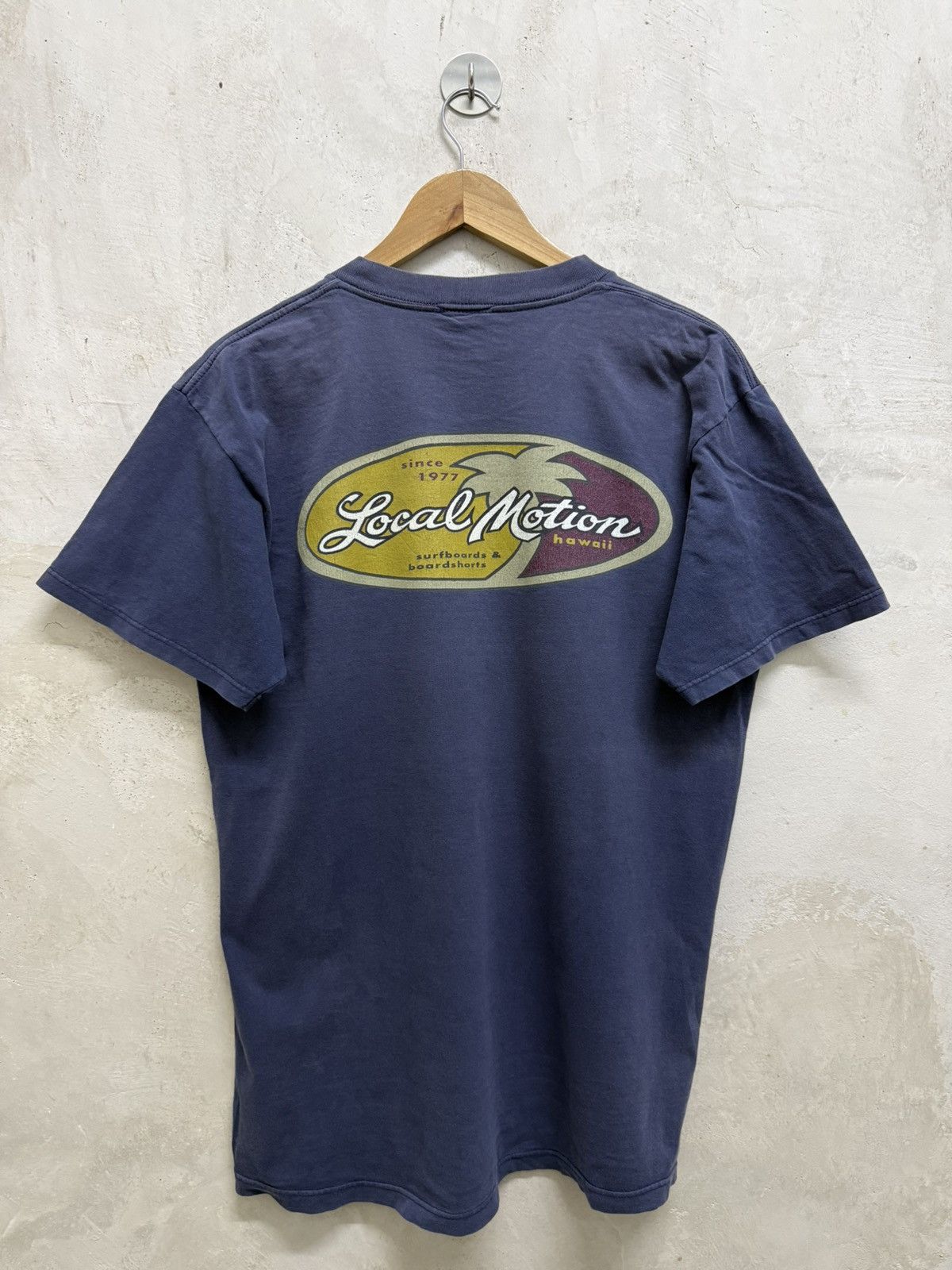 Vintage Thrashed Faded Vintage 90s Local Motion Hawaiian Surf Tee Size US L / EU 52-54 / 3 - 1 Thumbnail