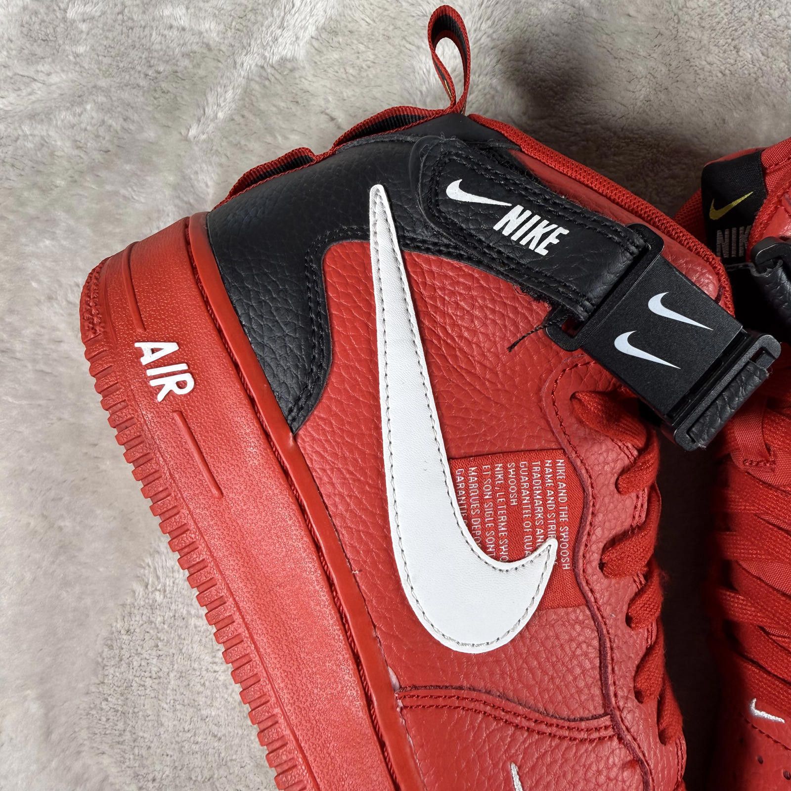 Nike Nike Shoes 7Y Red Air Force 1 Mid AV3803-600 Size US 7 / IT 37 - 4 Thumbnail