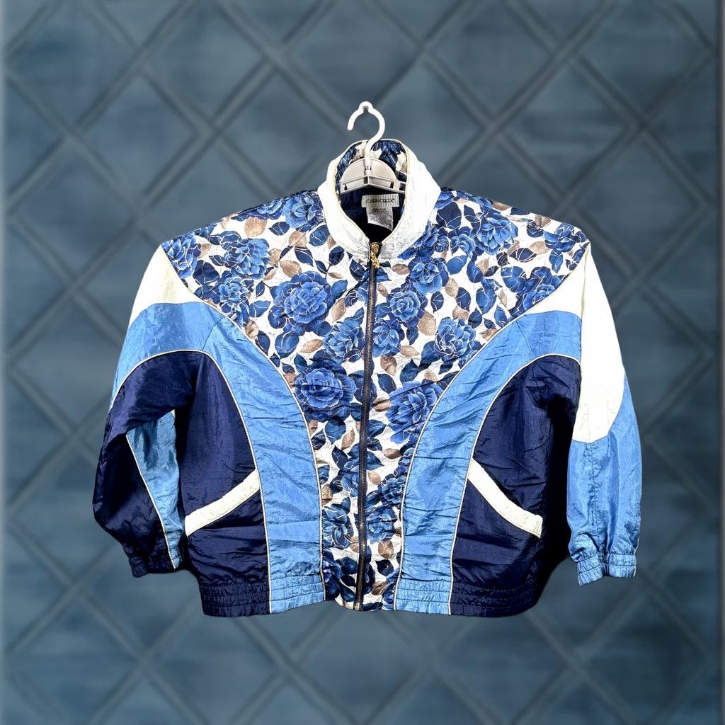 Vintage VINTAGE Cabin Creek Windbreaker Jacket Women's M Blue Nylon Floral Retro Winter Size M / US 6-8 / IT 42-44 - 1 Thumbnail