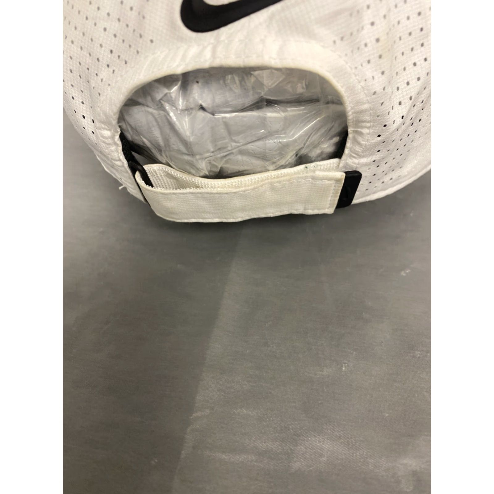 Nike Nike Golf Hat Cap Adjustable Strap Back Adult White Swoosh Logo /687 Size ONE SIZE - 5 Thumbnail