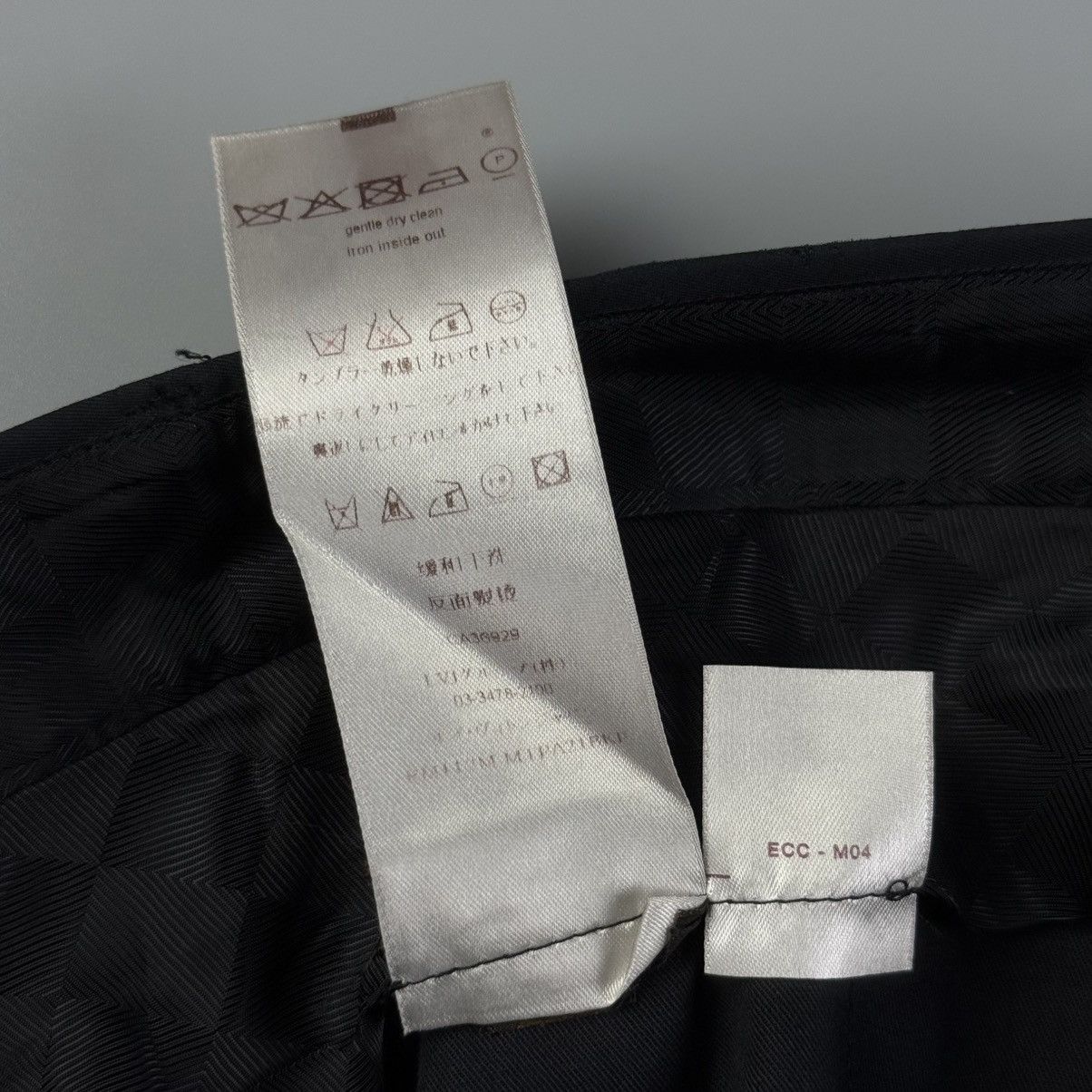 Louis Vuitton Louis Vuitton - LV Buckle Logo - Straight Trouser Size US 30 / EU 46 - 11 Thumbnail