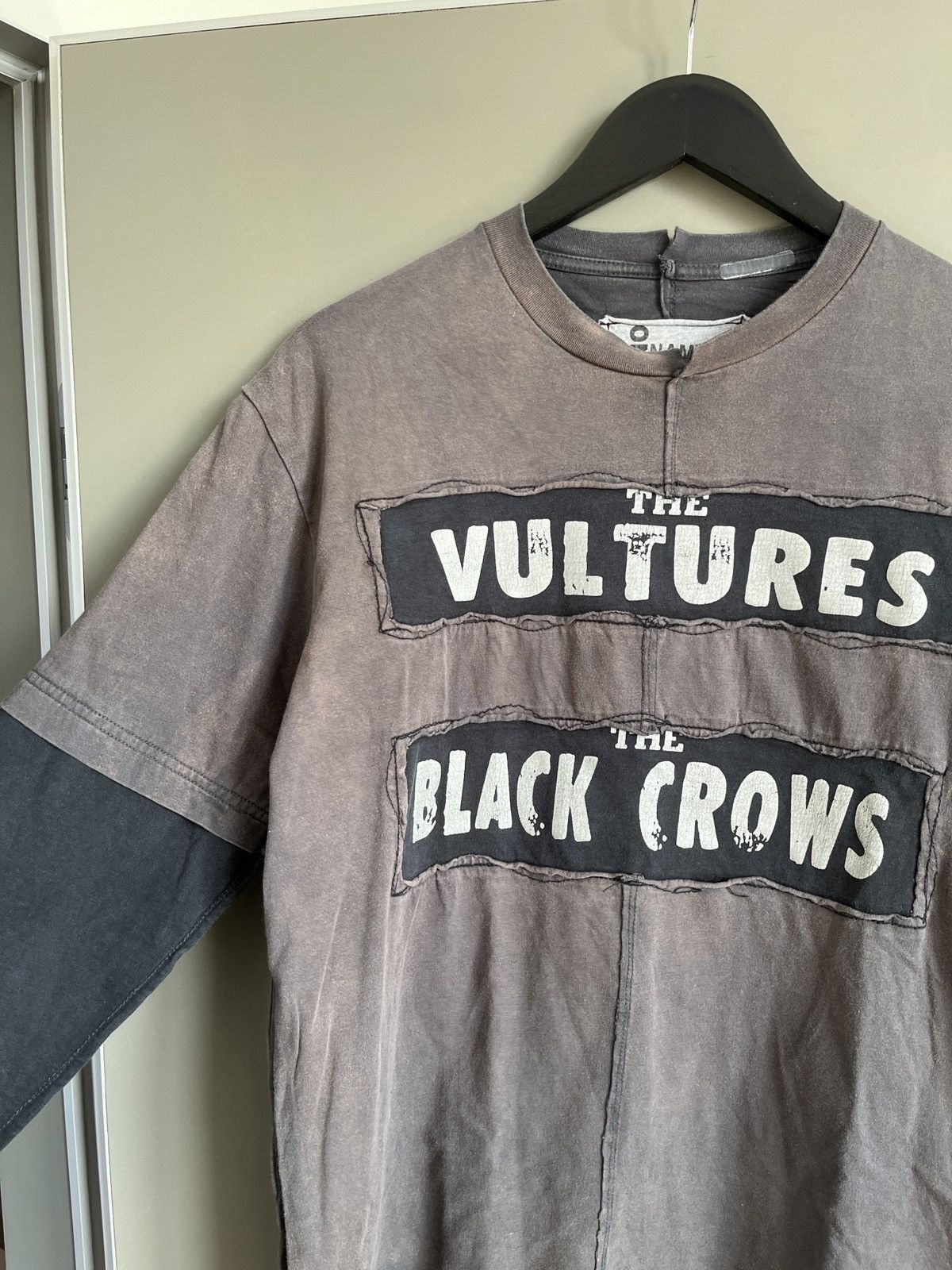 Band Tees × Vintage Punk Grunge Metal Style Japanism The Vultures Concert Banner Size US XL / EU 56 / 4 - 6 Thumbnail
