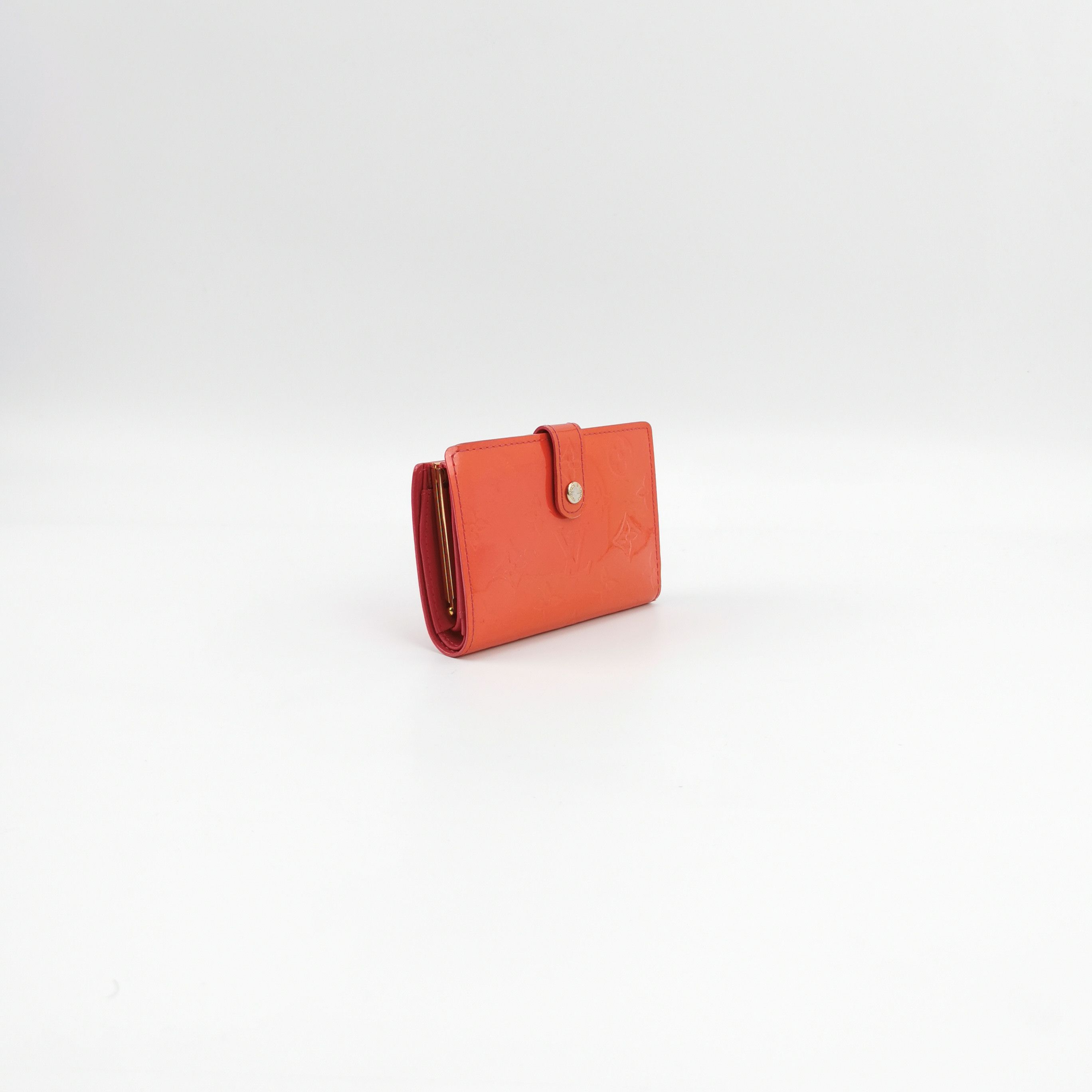Louis Vuitton Louis Vuitton (LV) patent leather snap embossed print walle Size ONE SIZE - 1 Thumbnail