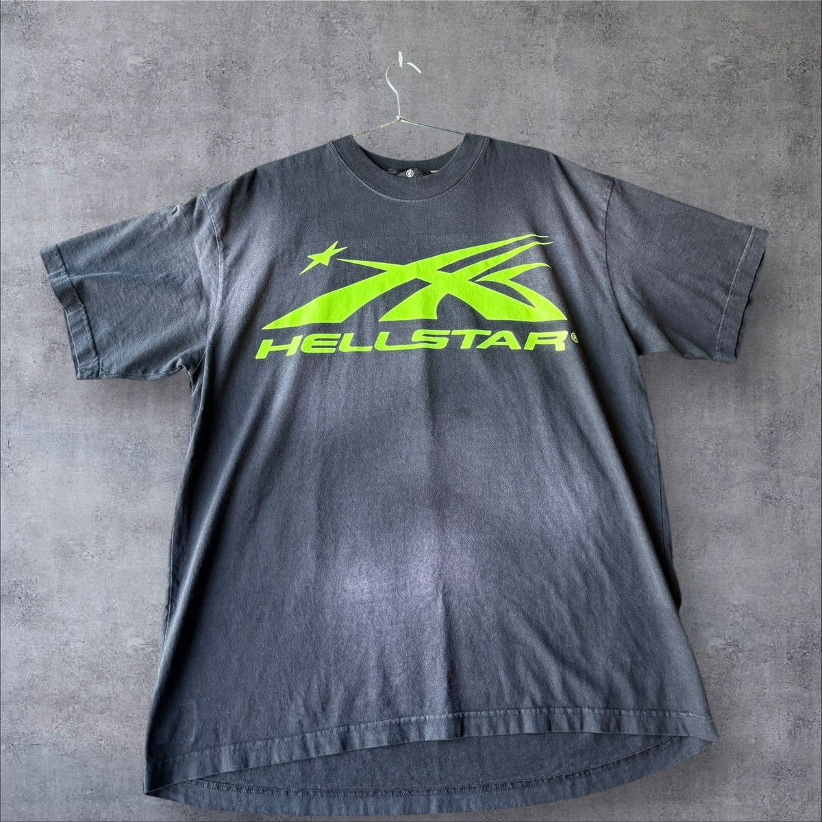 HELLSTAR LIGHTLY WORN HELLSTAR SPORTS CORE GEL NEON LOGO TEE SIZE L Size US L / EU 52-54 / 3 - 1 Thumbnail