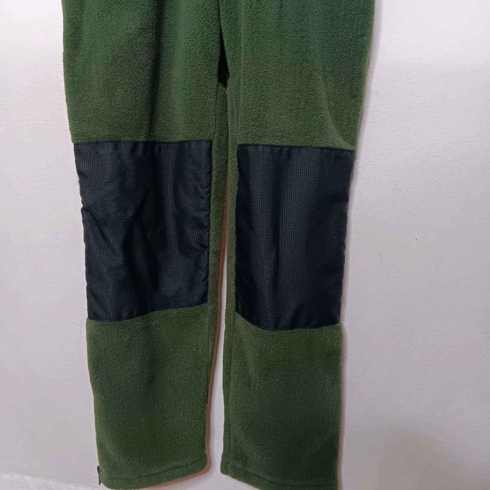 Vintage Adventure Tech Inc Bib Overalls Men L Green Fleece Knit Knee/Rear Reinforced Adjustable Straps Zip Side Zippers Snow Pants 29" Inseam Winter Outdoors Size US 33 - 7 Thumbnail