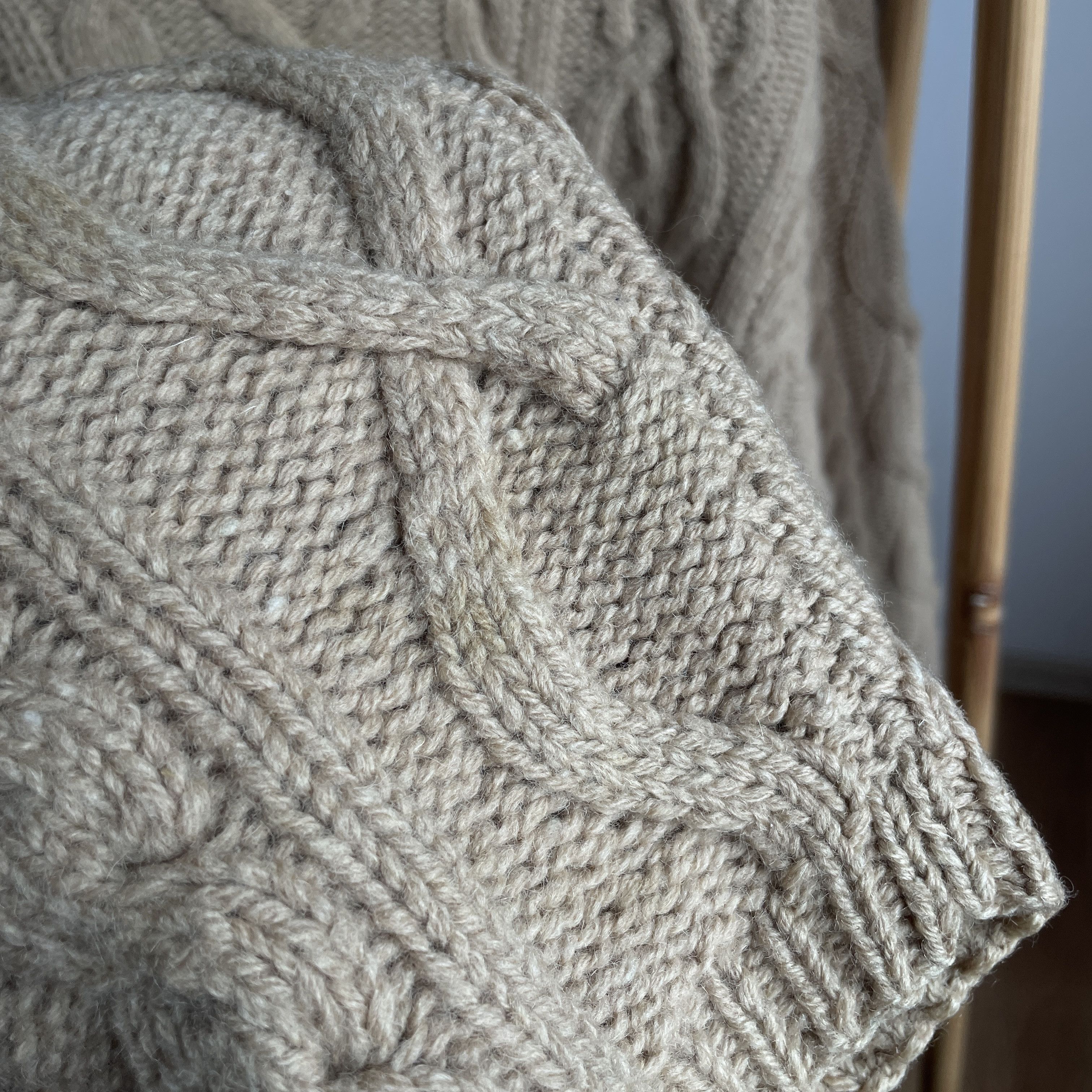 Lands' End Lands End Vintage Cable Knit Heavy Wool Sweater Size XL Size US XL / EU 56 / 4 - 8 Thumbnail