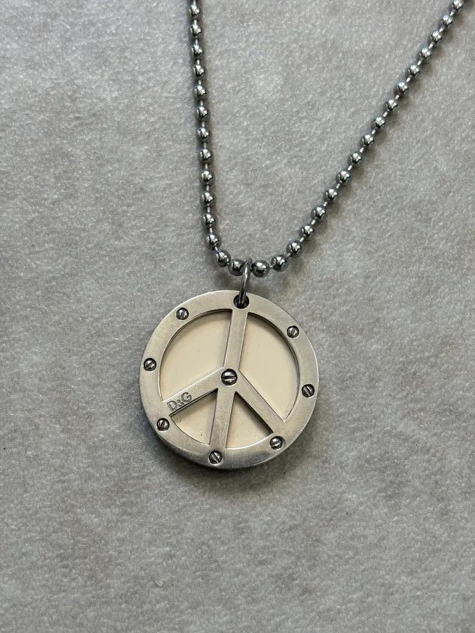 Dolce & Gabbana 2000s Dolce & Gabbana Silver Metal Peace Sign Necklace Size ONE SIZE - 5 Thumbnail