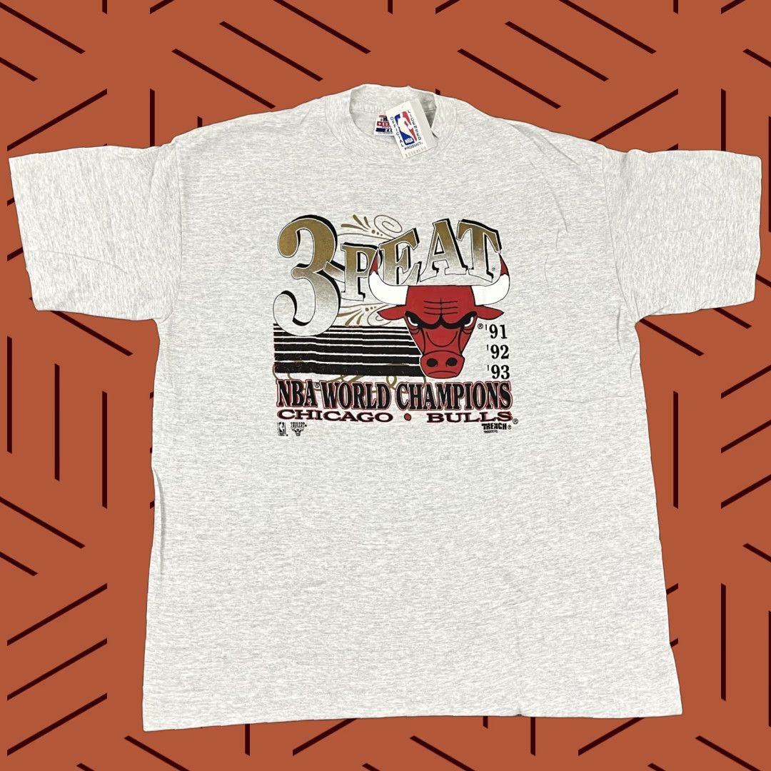 VINTAGE Chicago Bulls Shirt Mens 2XL Gray Graphic Tee NB A Champions 1990s 3x Champions Mens Shirt