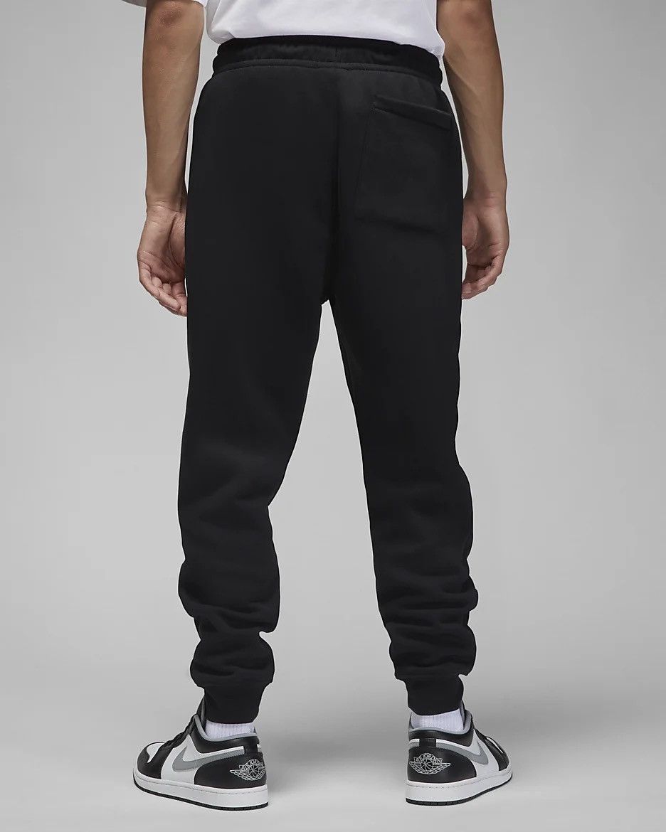 Jordan Brand Jordan Essential Black Fleece Joggers Pants Size US 30 / EU 46 - 2 Thumbnail