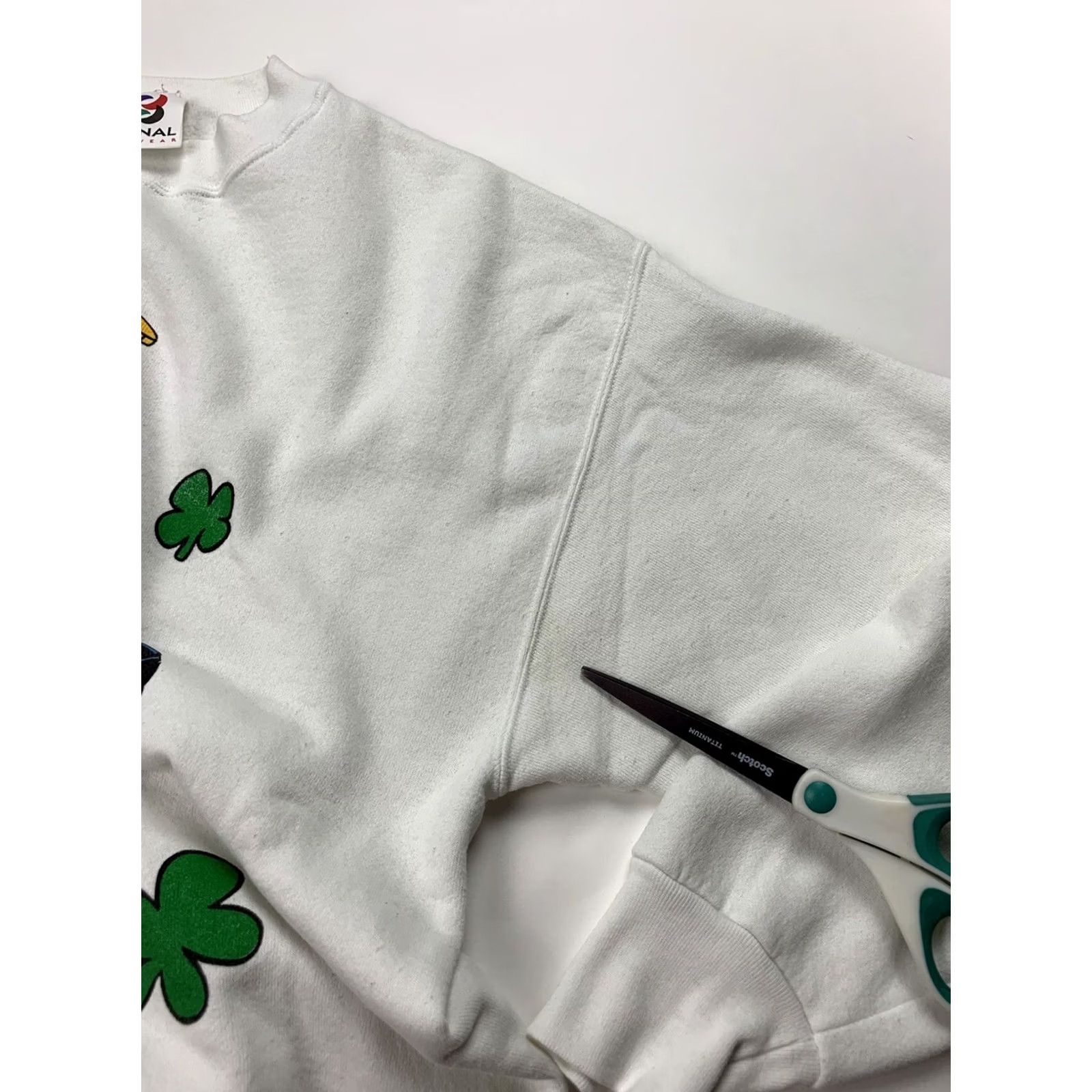 Vintage VINTAGE Signal Sweatshirt Crewneck L-XL White 90s Irish St. Patrick’s Leprechaun Graphic Print Men Size US XL / EU 56 / 4 - 6 Thumbnail