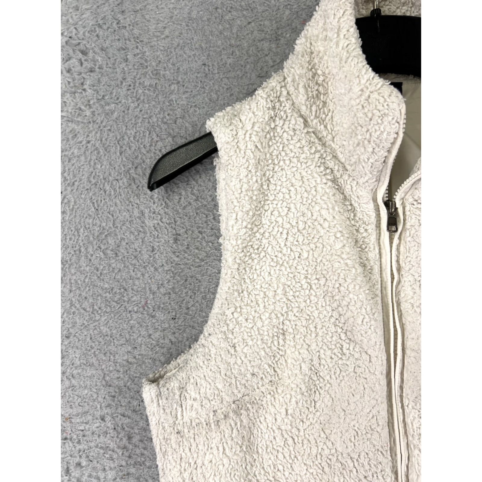 Patagonia Patagonia Vest Womens Small White 100% Polyester Fleece Full Zip Deep Pile Size S / US 4 / IT 40 - 7 Thumbnail