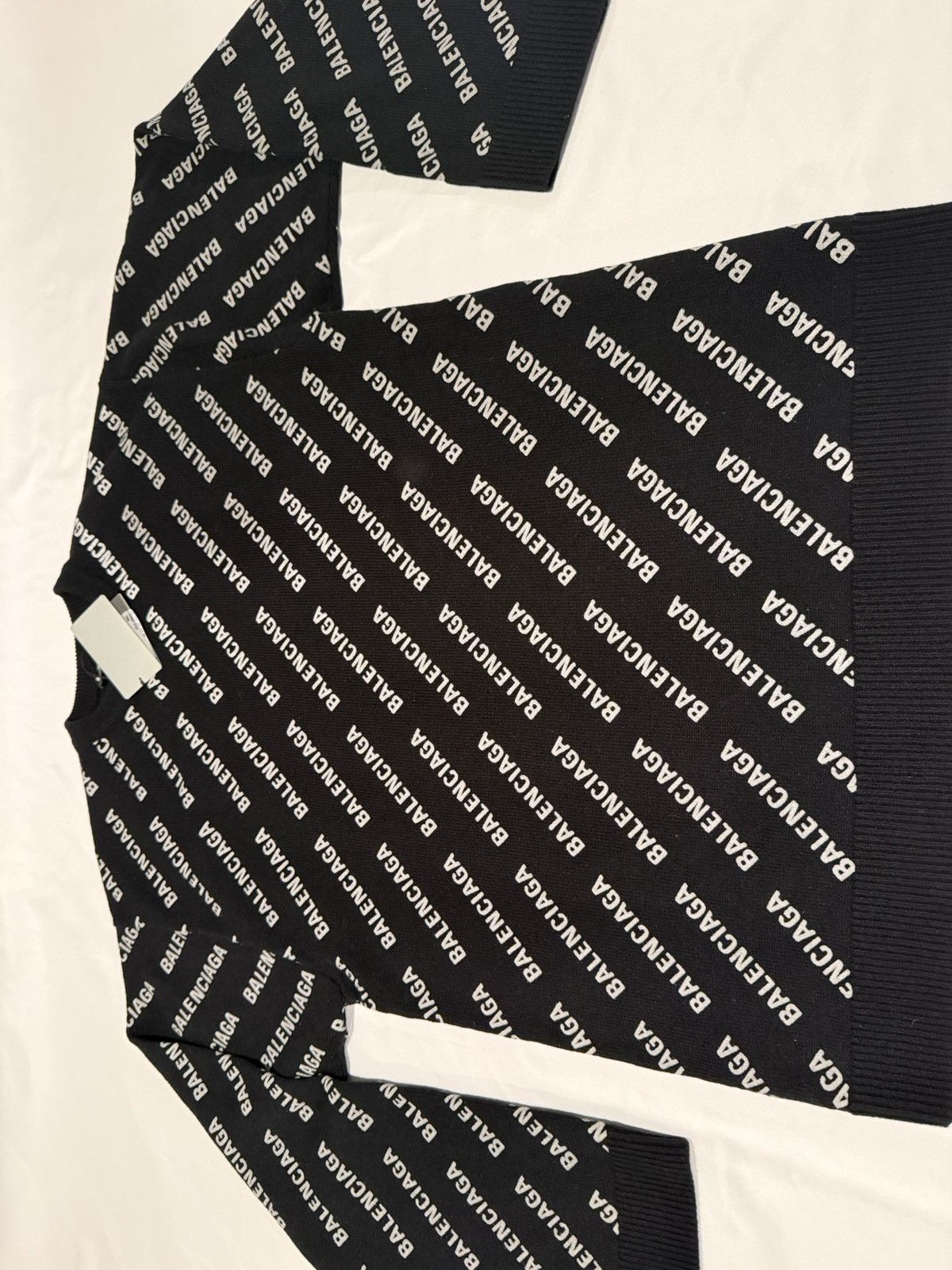 Balenciaga Balenciaga mens cashmere blend knit sweater. L Size US L / EU 52-54 / 3 - 12 Thumbnail