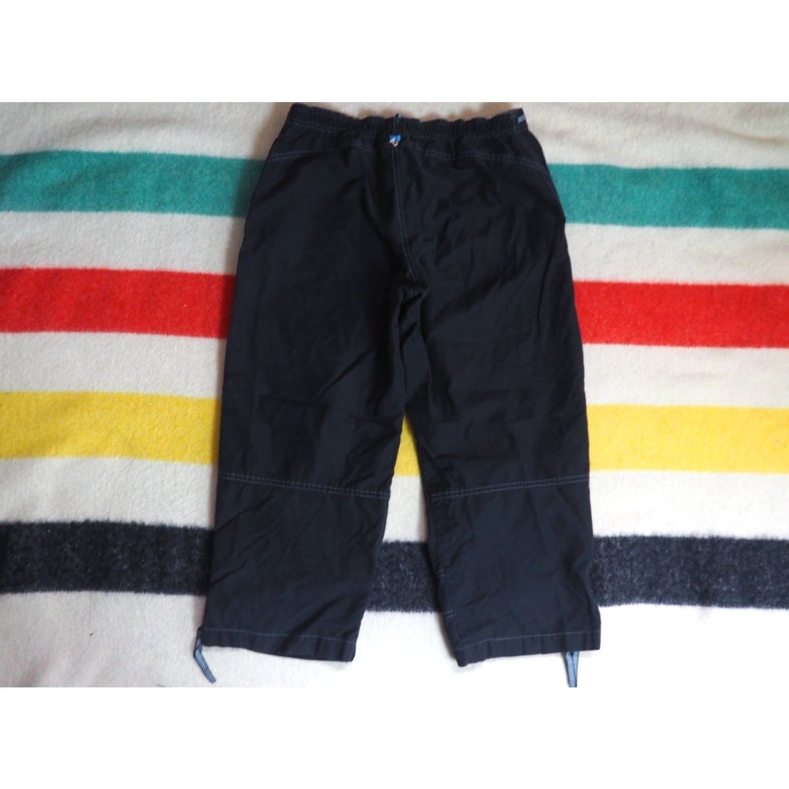 Vintage VINTAGE Kuhl Black Nylon Cargo Pants Womens 29W 29" 30" Outdoor Hiking Baggy Straight Capri Nature 2000s Y2k Shirt? Size 29" - 2 Thumbnail