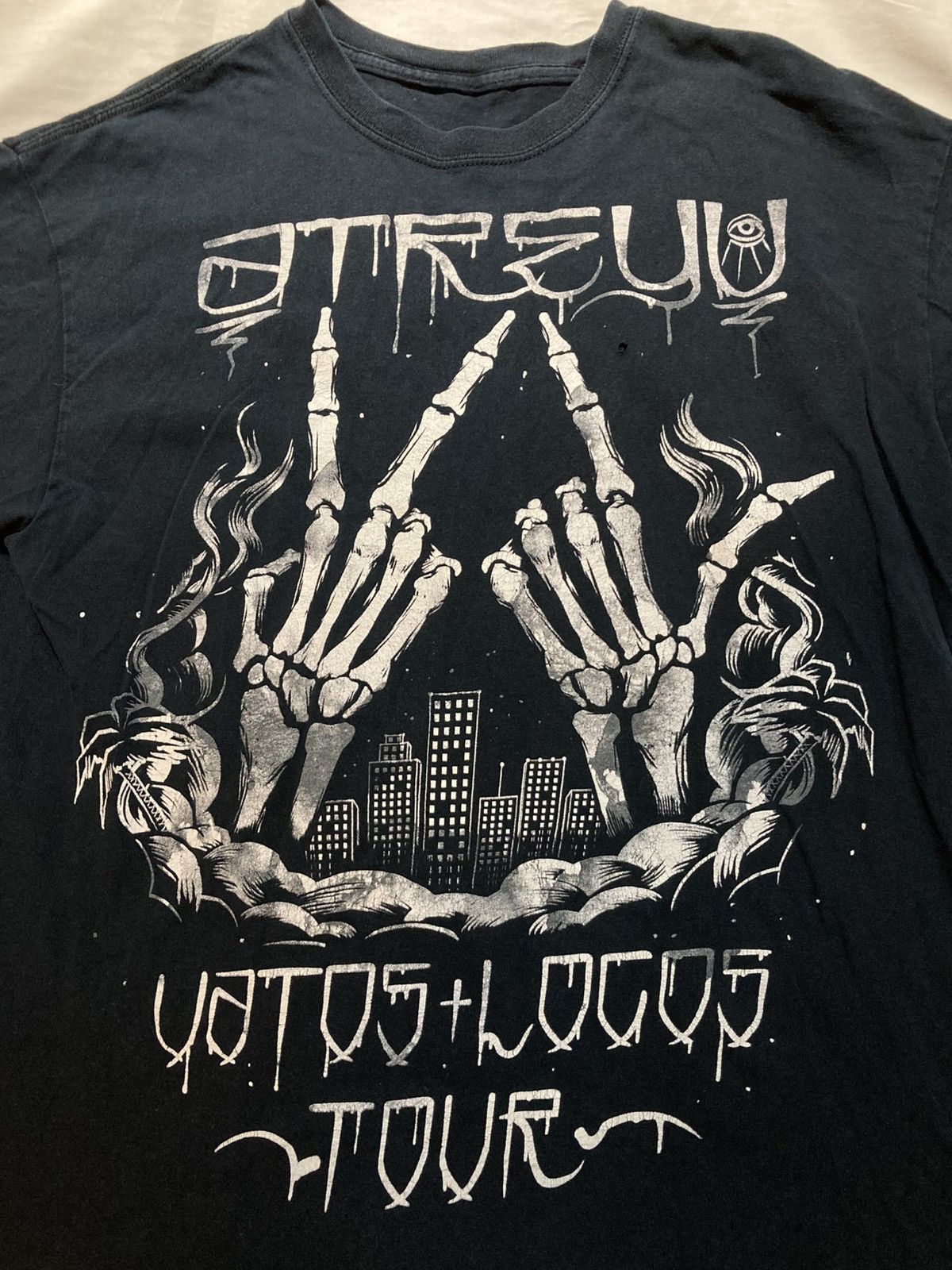 Other Atreyu 2009 Vatos Loco Tour T-shirt Size US M / EU 48-50 / 2 - 2 Thumbnail