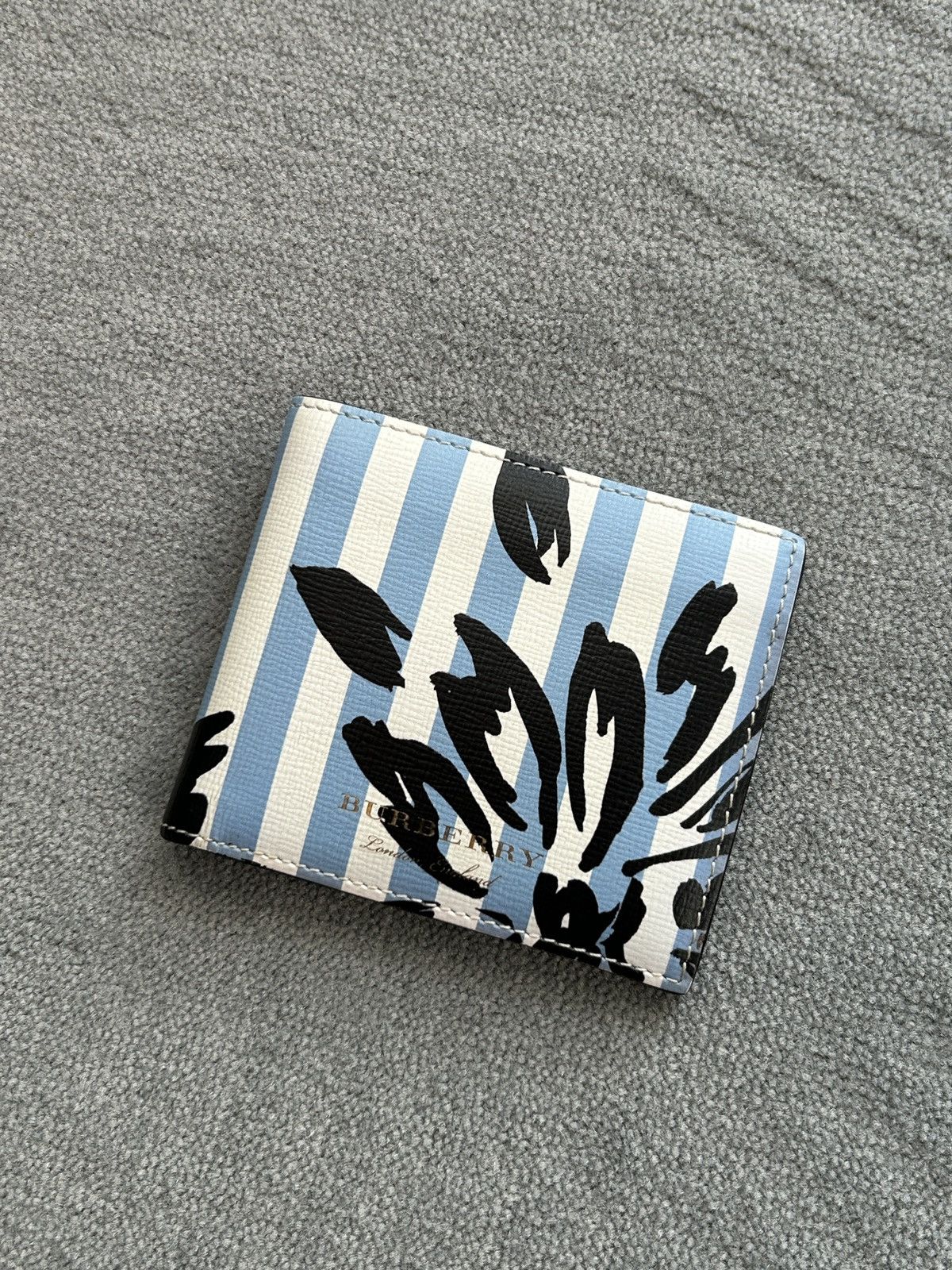 Burberry Burberry Grained Leather Bi-Fold Wallet NEW 700$ Size ONE SIZE - 2 Thumbnail