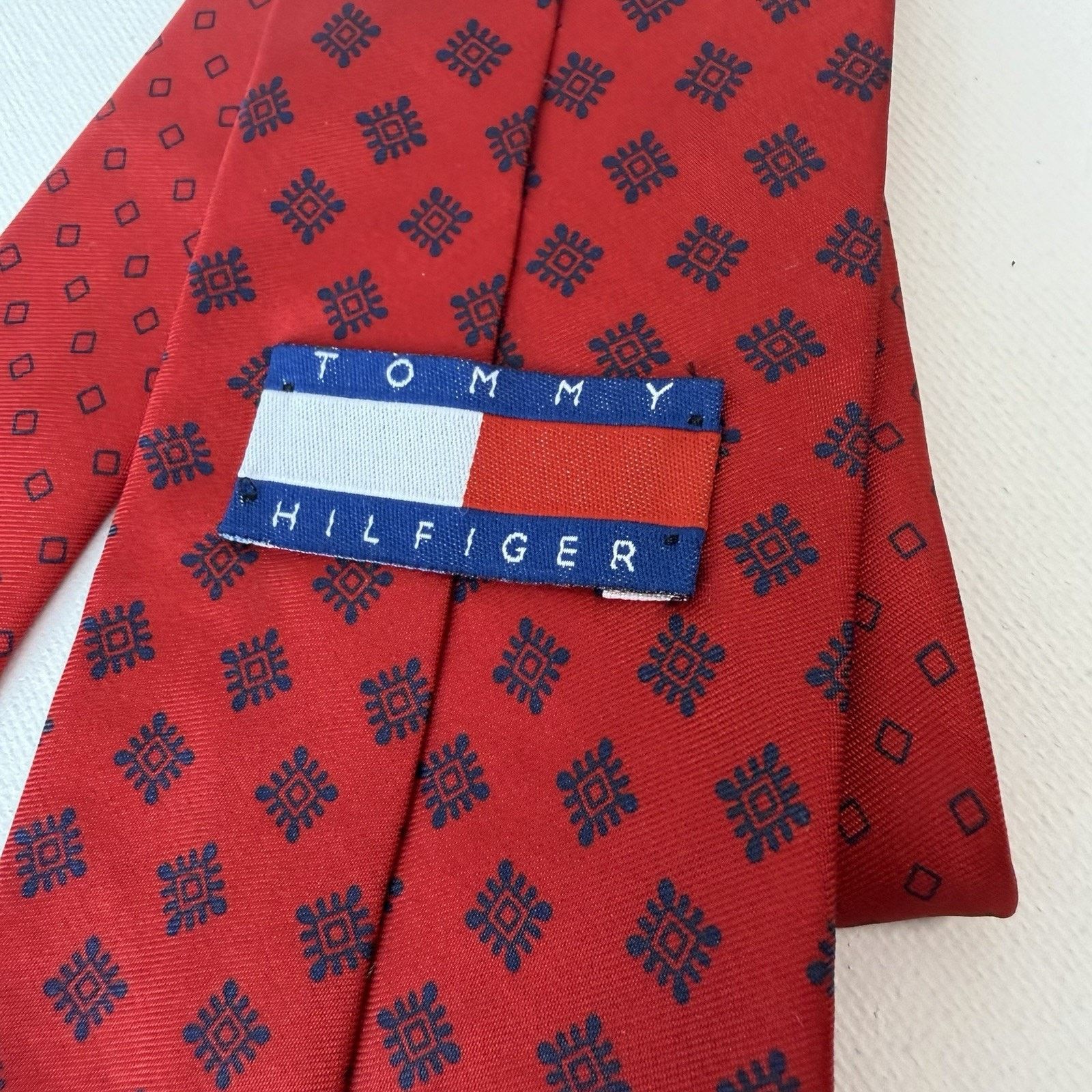 Tommy Hilfiger Tommy Hilfiger Vintage Red Silk Tie | Made in USA 1990s Size ONE SIZE - 4 Thumbnail