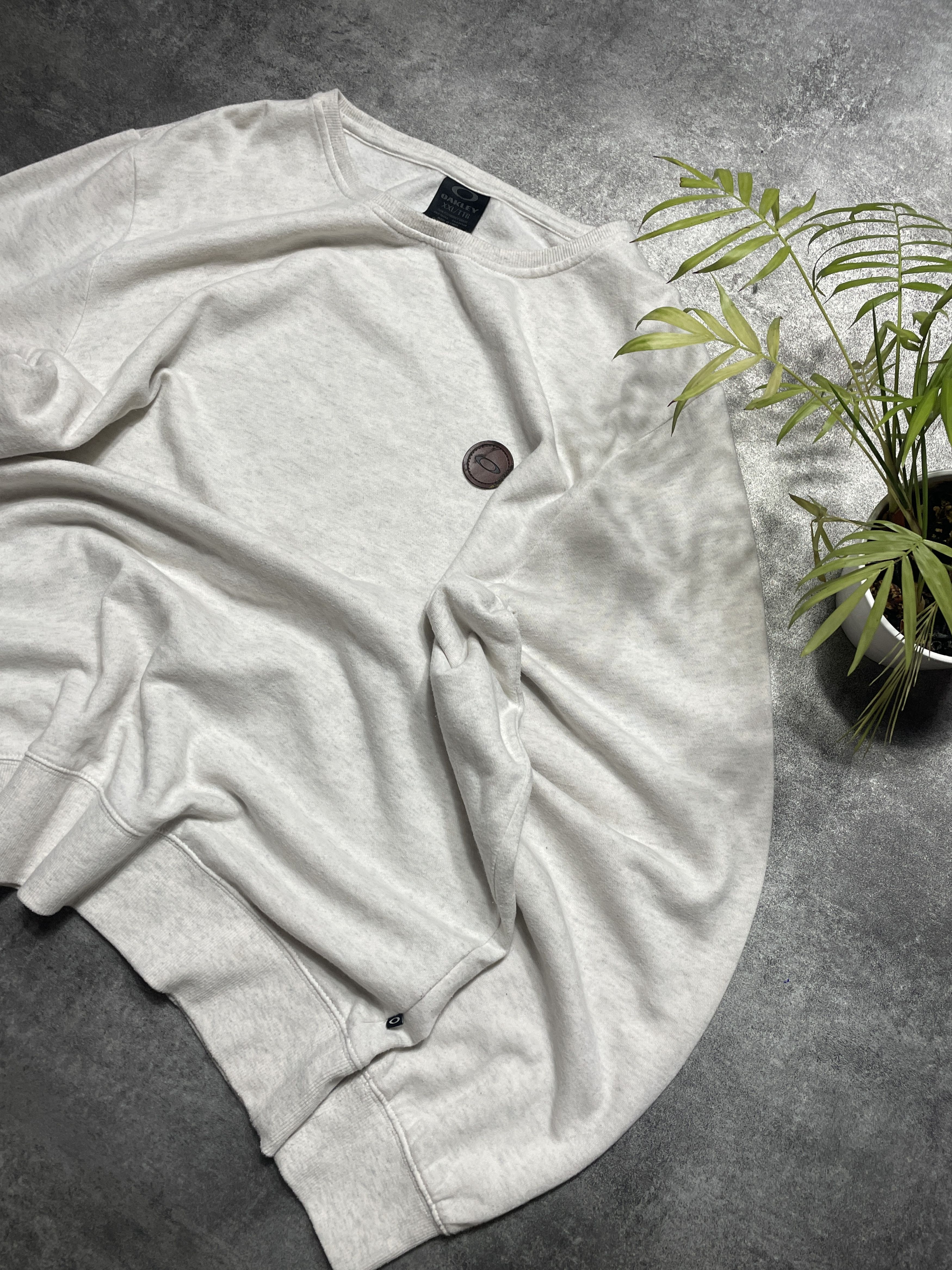 Oakley ❗️RARE❗️Oakley Vintage Y2K Boxy Fit Sweatshirt Crewneck Cozy Size US XXL / EU 58 / 5 - 2 Thumbnail