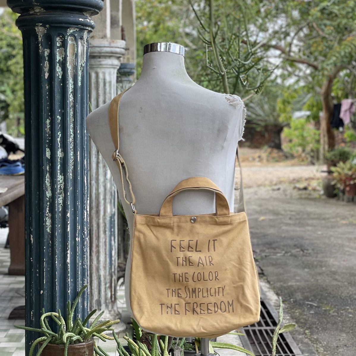 Global Work × Japanese Brand High Quality Canvas Global Work Sling Bag Size ONE SIZE - 1 Thumbnail
