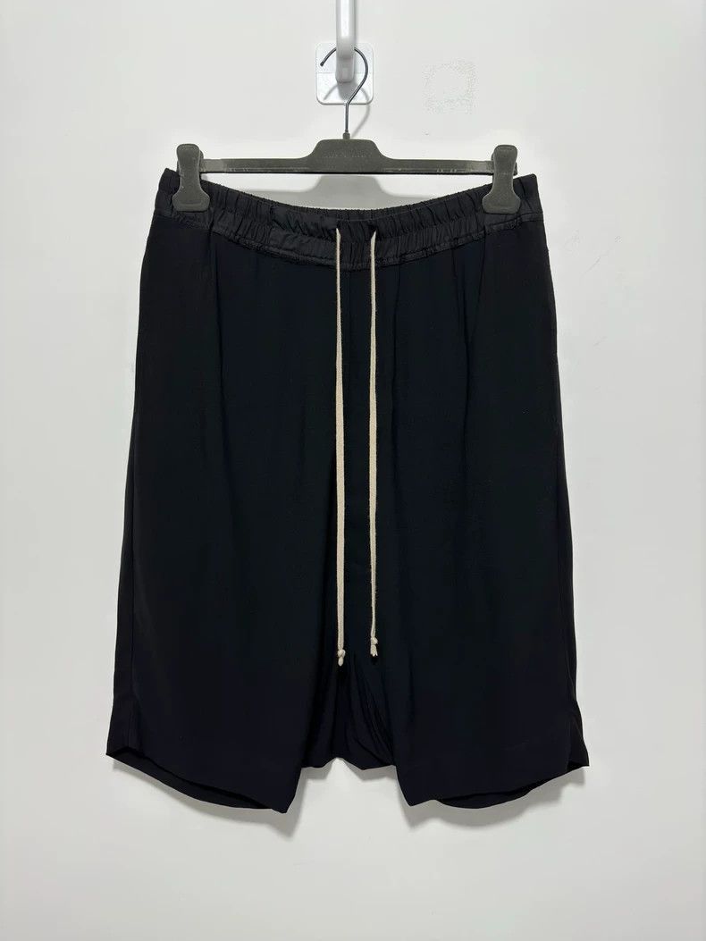 Rick Owens rick owens black silk shorts with drawstring-dmc Size US 44 / EU 60 - 1 Thumbnail