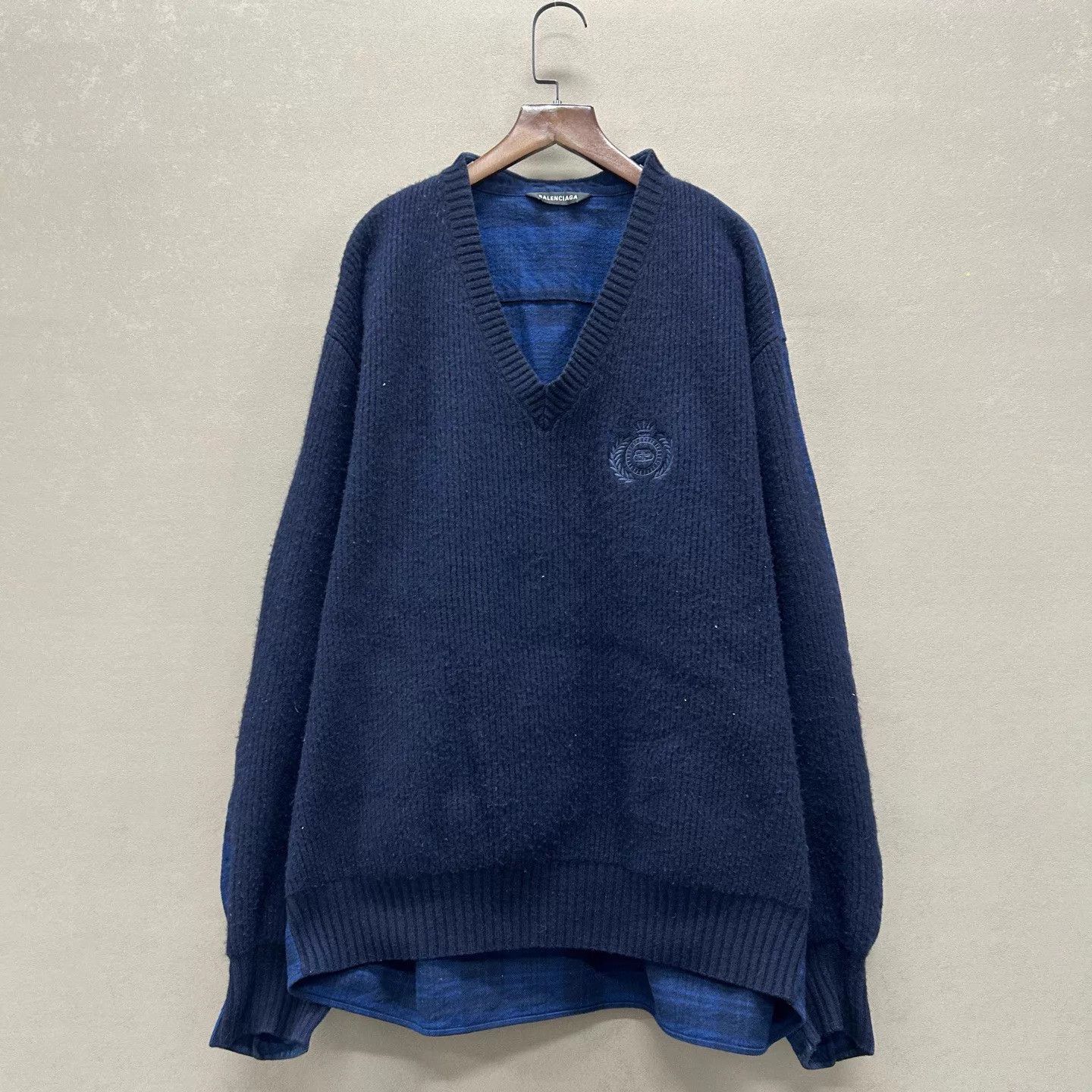 Balenciaga Balenciaga 99New Wheat Panelled V-Neck Knit Shirt S Size US S / EU 44-46 / 1 - 1 Thumbnail