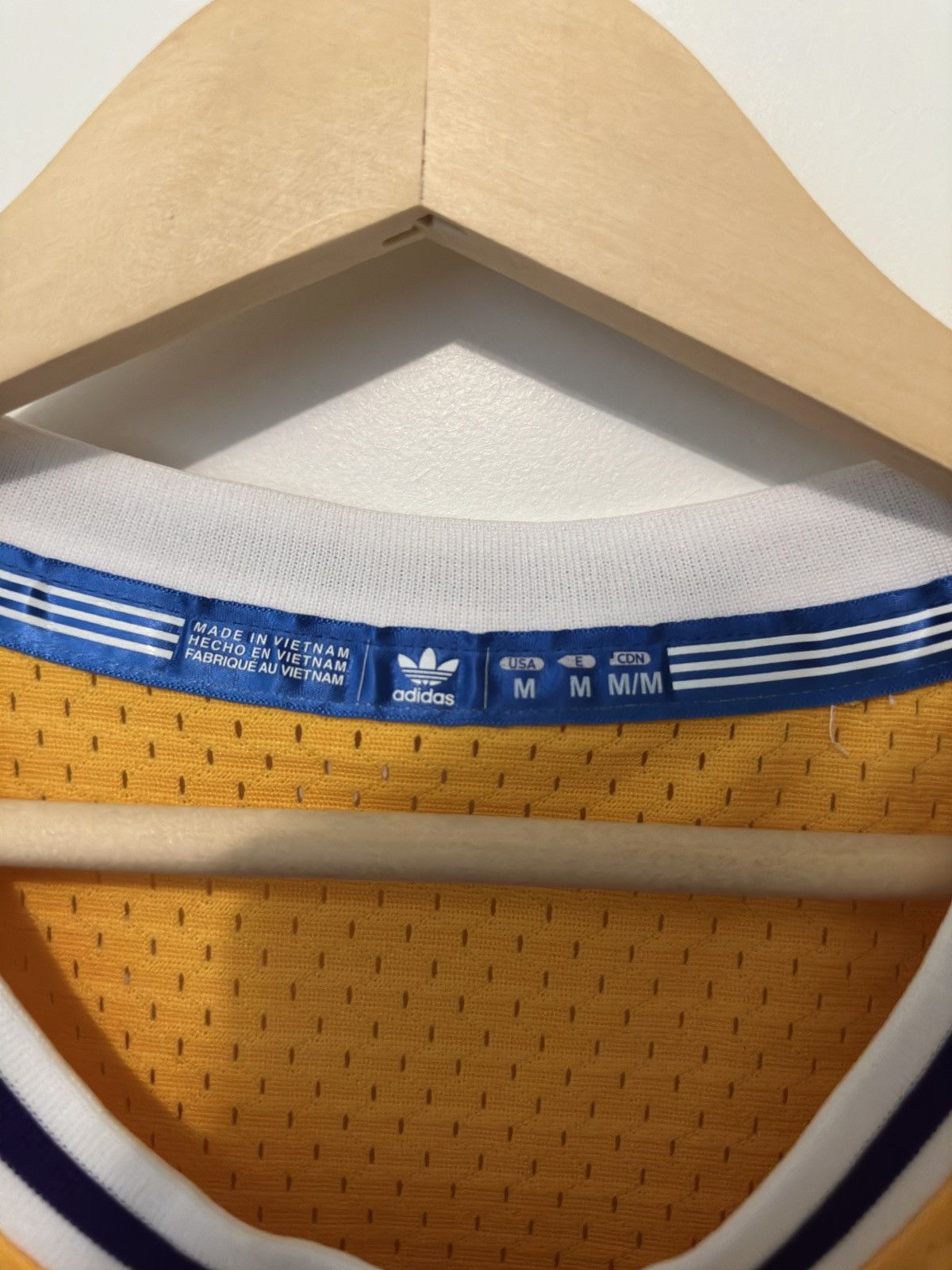 Mitchell & Ness Lakers Adidas Vintage Magic Johnson Jersey Size US M / EU 48-50 / 2 - 3 Thumbnail