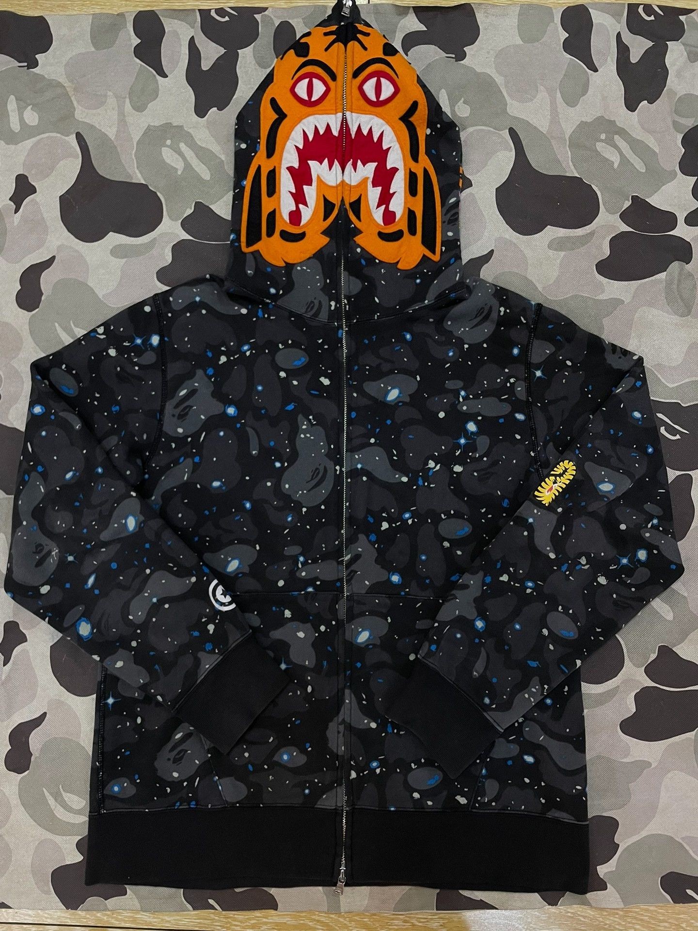 Bape Bape Shark Sweatshirt Pullover Size US XL / EU 56 / 4 - 1 Thumbnail