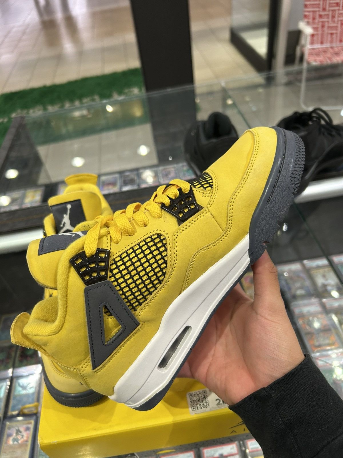 Jordan Brand Jordan 4 Lightning Size US 7.5 / EU 40-41 - 5 Thumbnail