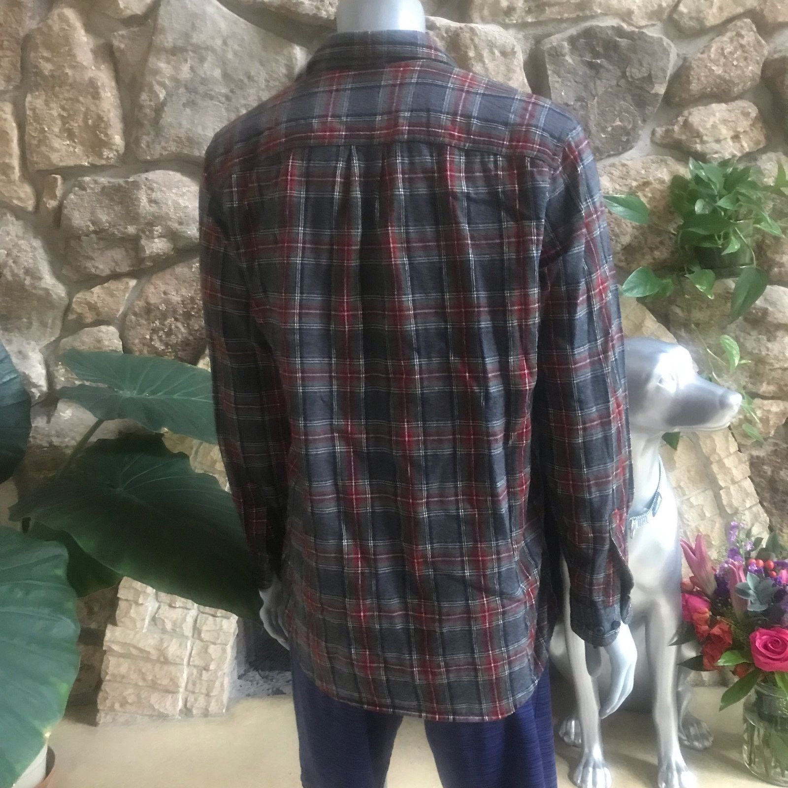 L.L. Bean L.L. Bean Flannel Plaid Gray Red Button Down Size L Tall Size US L / EU 52-54 / 3 - 3 Thumbnail
