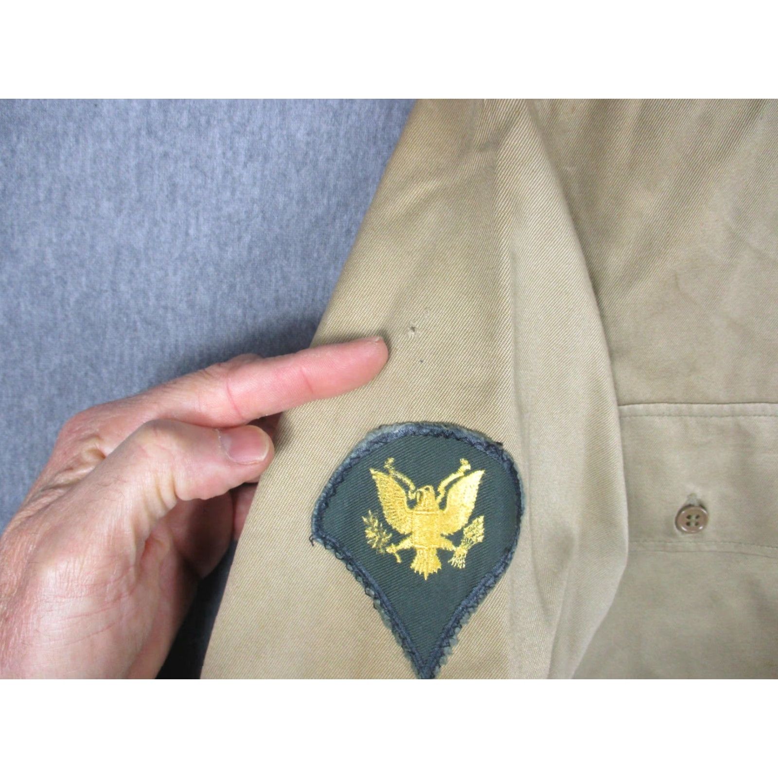 Vintage VINTAGE US Army Shirt Mens Large Khaki Twill Cotton WWII Engineers Patches 40s Button-Up Size US L / EU 52-54 / 3 - 6 Thumbnail