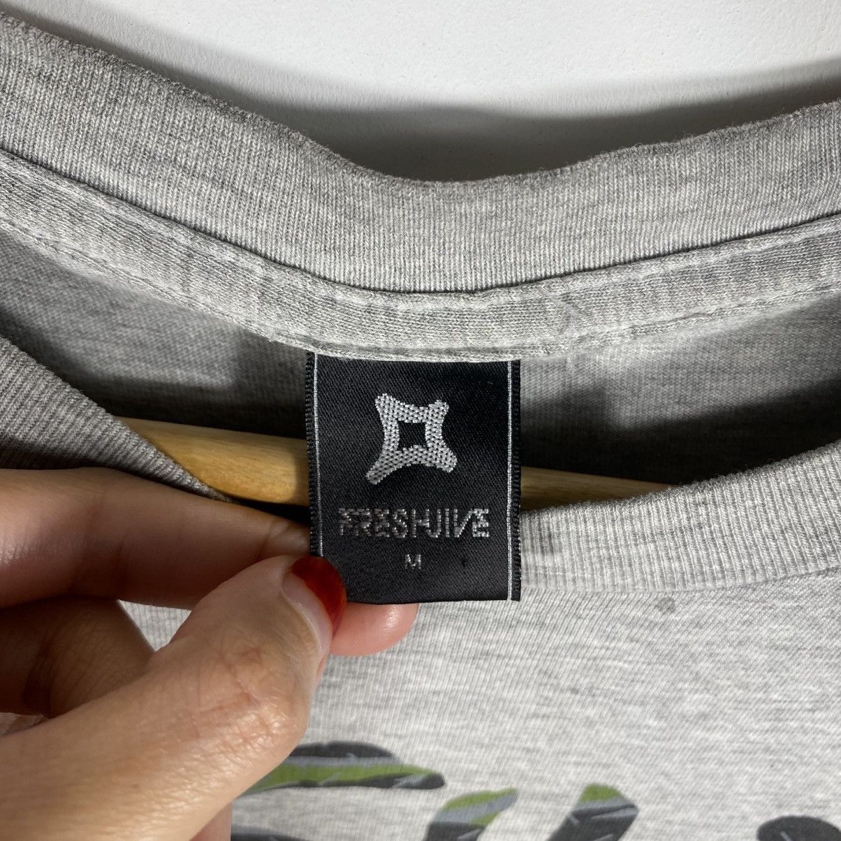 Freshjive Vintage 00s FRESHJIVE Logo Graphic Tee Shirt Medium Size Size US M / EU 48-50 / 2 - 6 Thumbnail