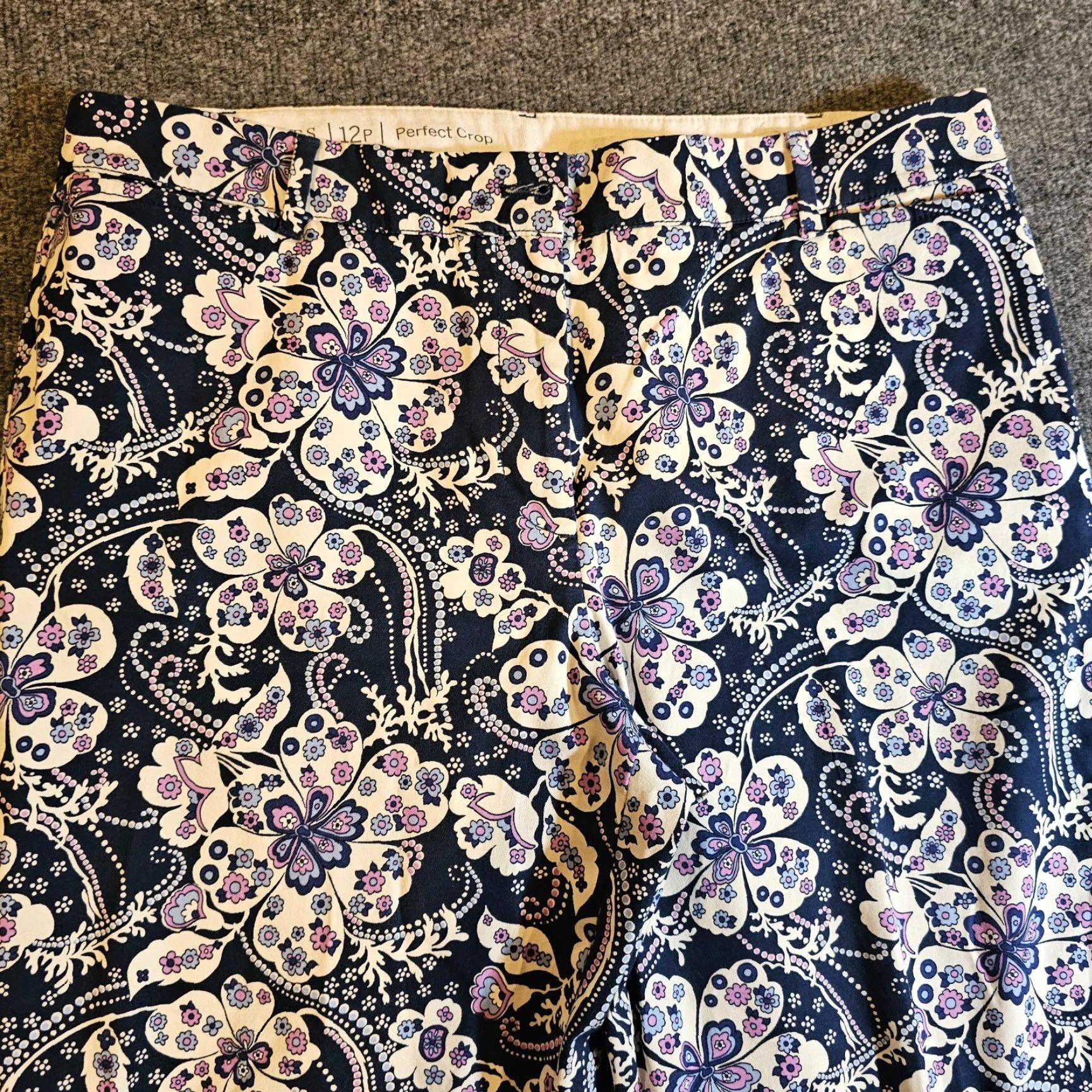 Talbots Talbots Pants Womens 12 Petite Blue Floral Cropped Stretch Classic Career Casual Tailored Front Flat Front Regular Kid/Adult? Size 34" / US 12 / IT 48 - 2 Thumbnail