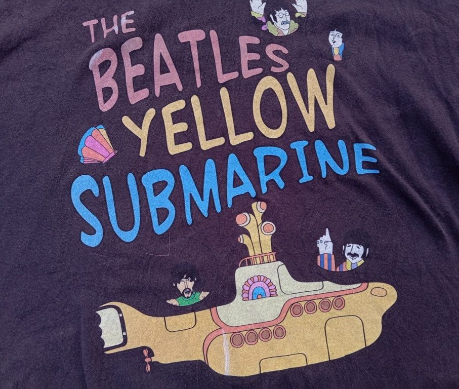Japanese Brand The Beatles 🍏 Yellow Submarines Tshirt Size US L / EU 52-54 / 3 - 1 Thumbnail