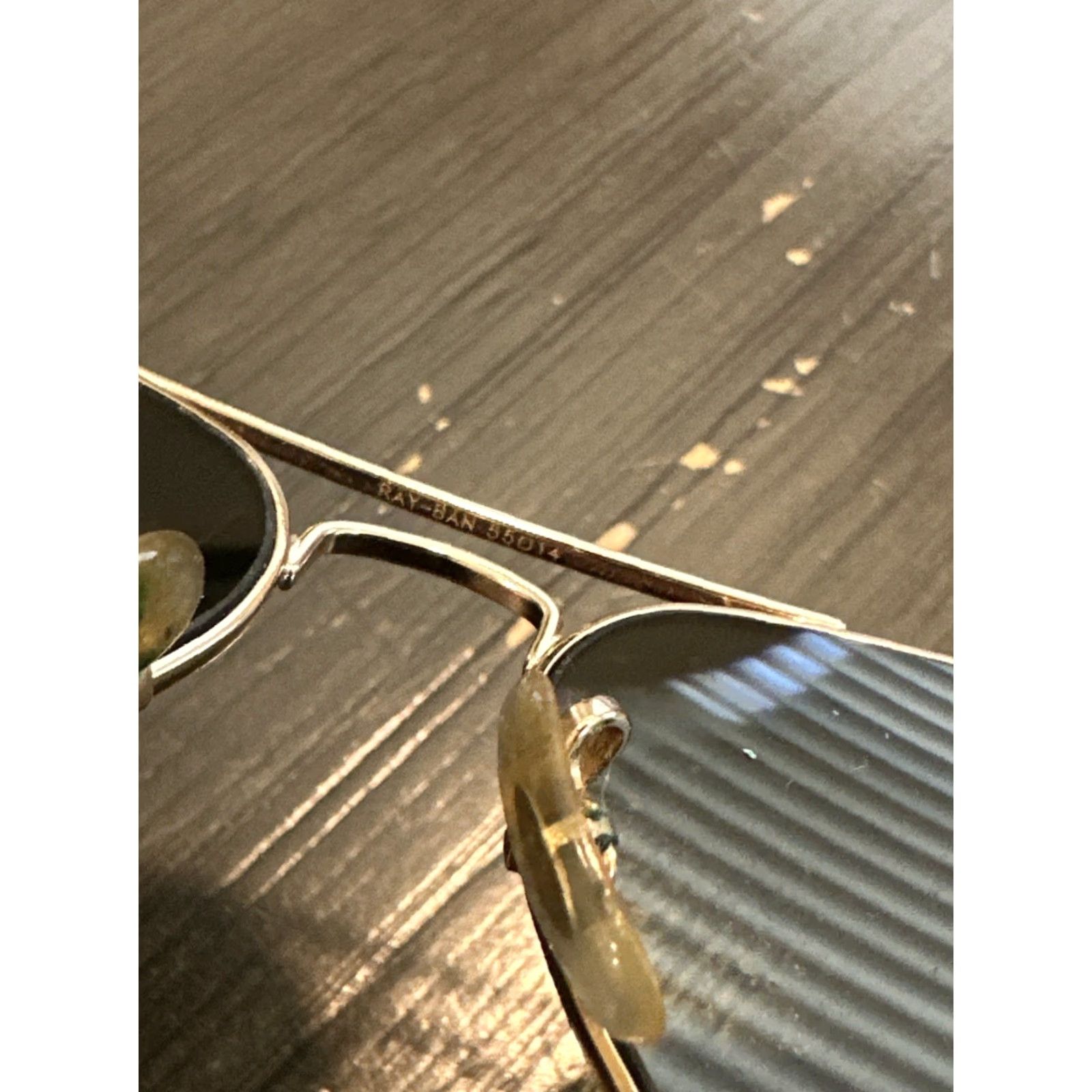 Vintage VINTAGE? No, it's not vintage. Ray-Ban Aviator Sunglasses Metal Large 3025 Men Adult Size Large Gold Frame Black Gradient Lens 90s Classic Mens Size ONE SIZE - 4 Thumbnail