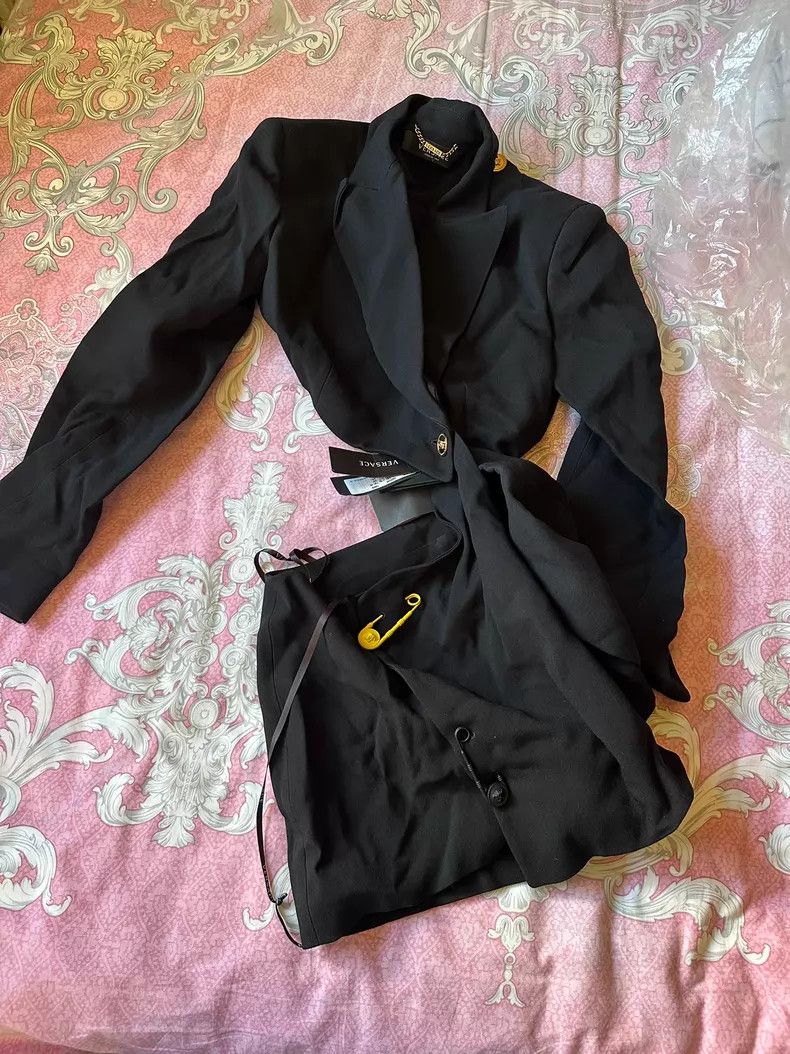 Versace Versace Women's openwork blazer with black buttons and gol Size L / US 10 / IT 46 - 7 Thumbnail