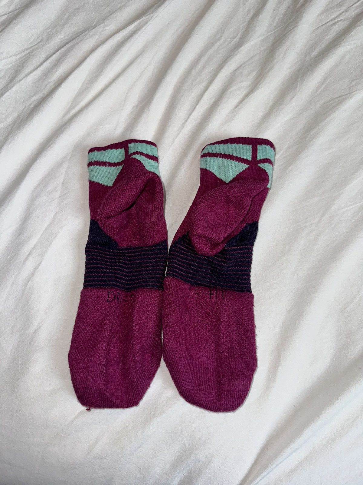 Nike Nike Kobe Bryant Purple Elite Socks Large Kobe 8 System RARE Size ONE SIZE - 2 Thumbnail